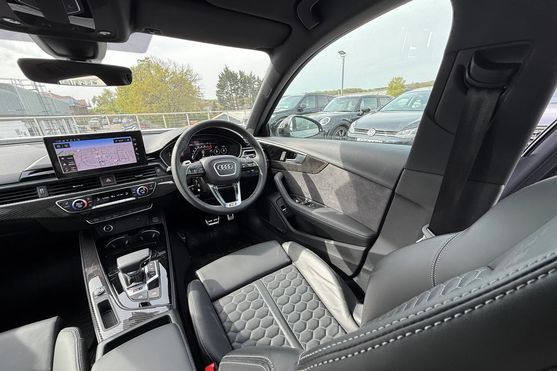 Audi RS4 thumbnail image number 41