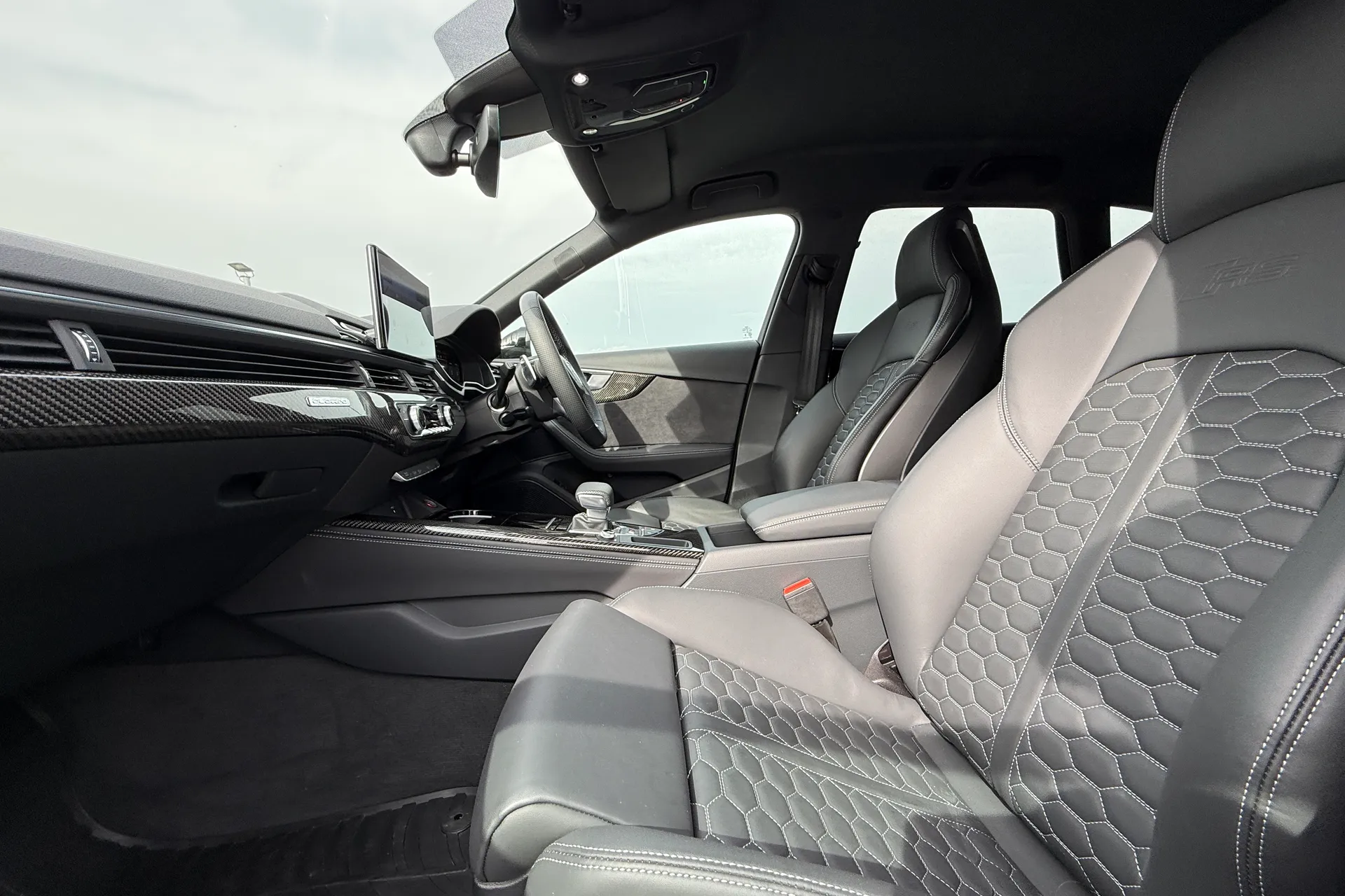 Audi RS4 thumbnail image number 47