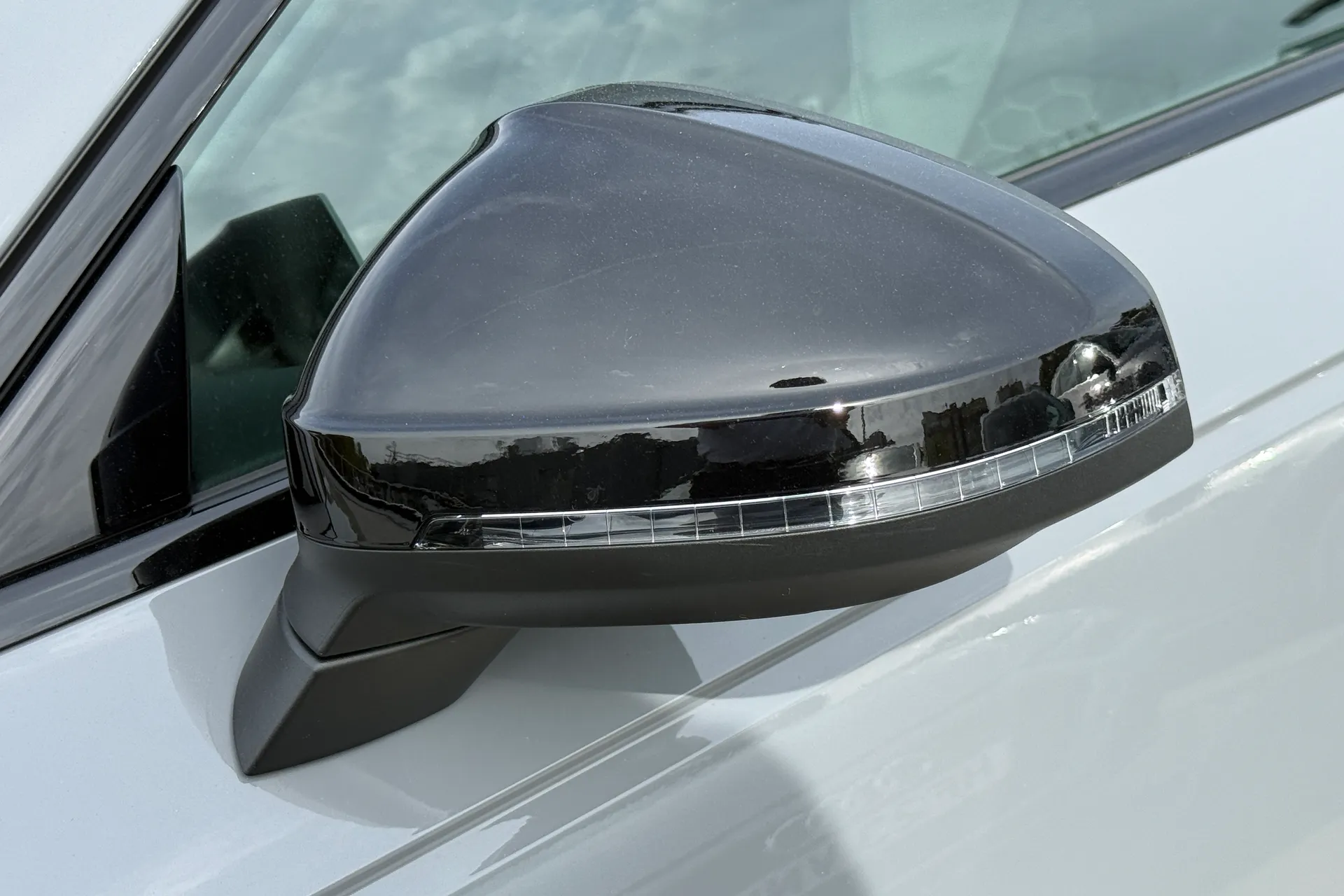 Audi RS4 thumbnail image number 48