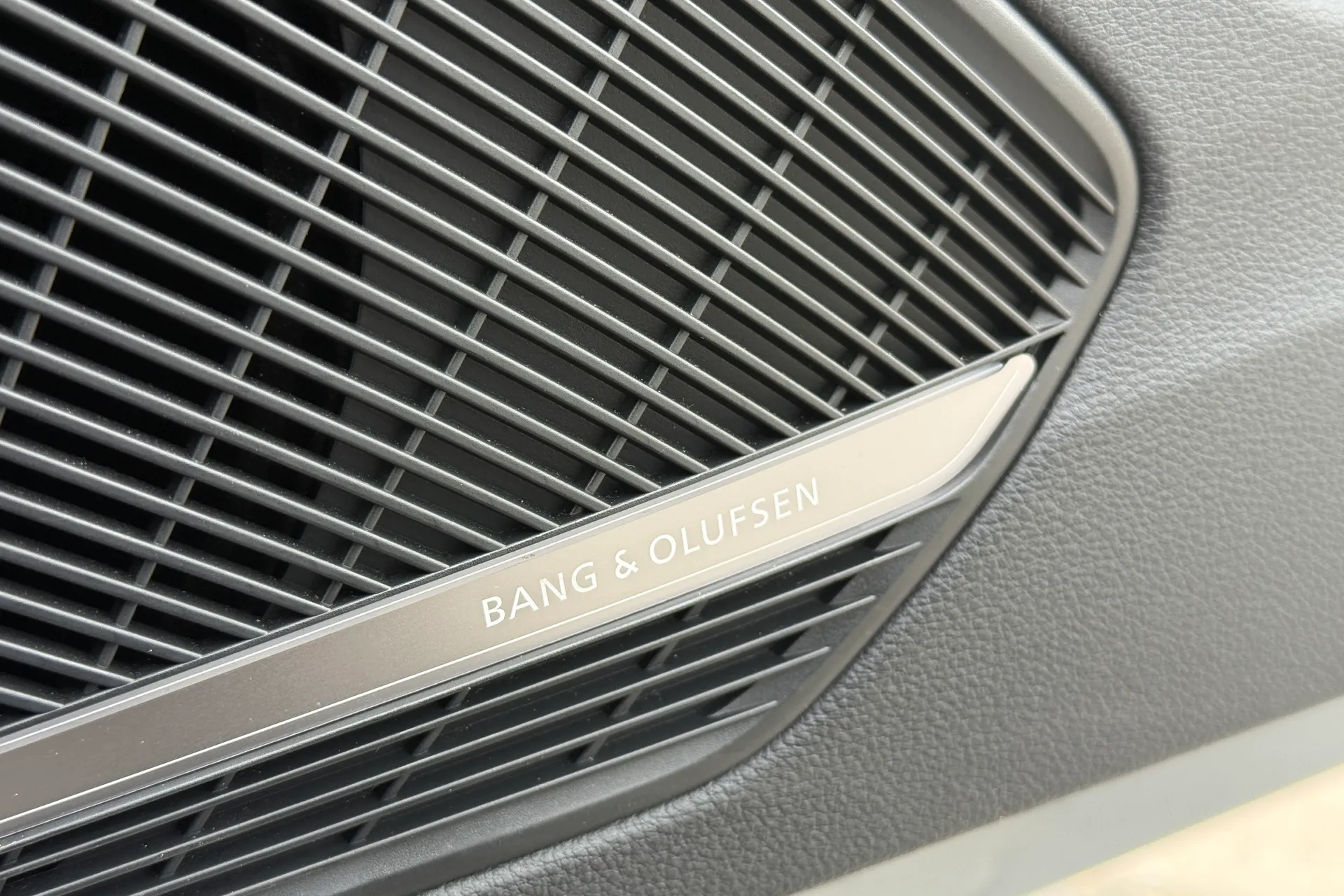 Audi RS4 thumbnail image number 6