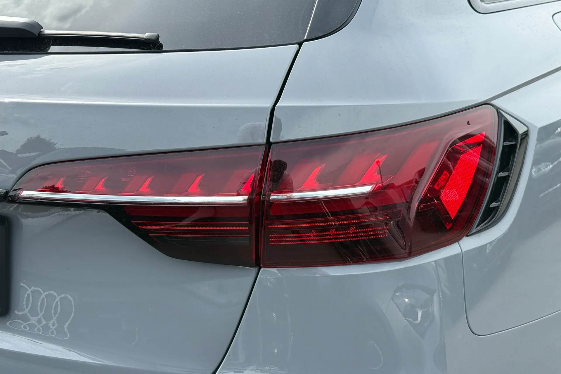 Audi RS4 thumbnail image number 43