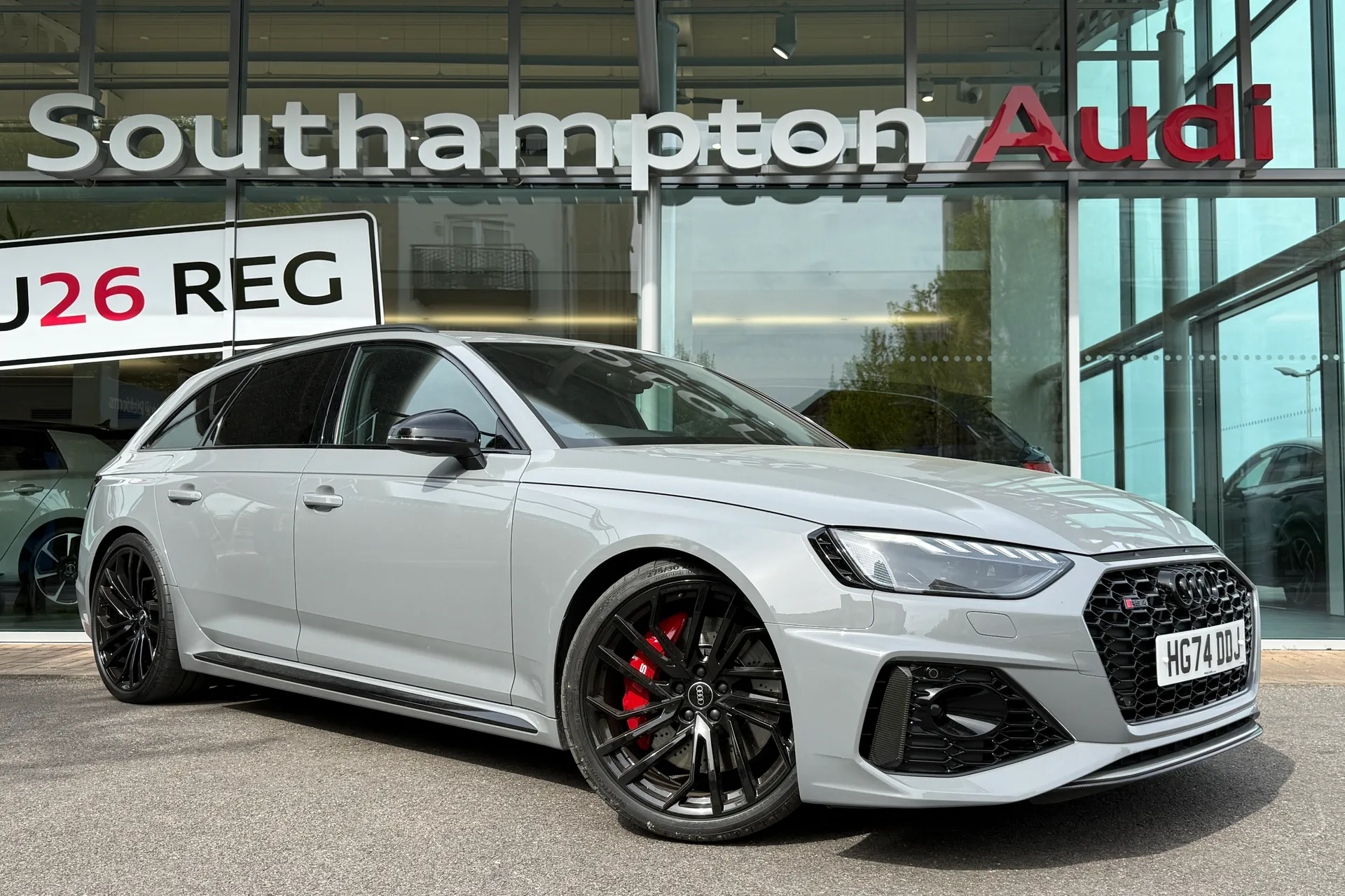 Audi RS4 focused image