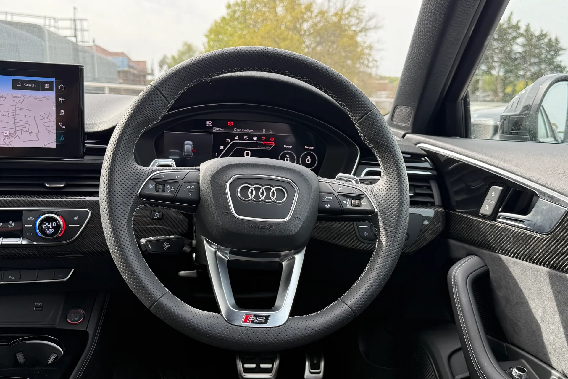 Audi RS4 thumbnail image number 40