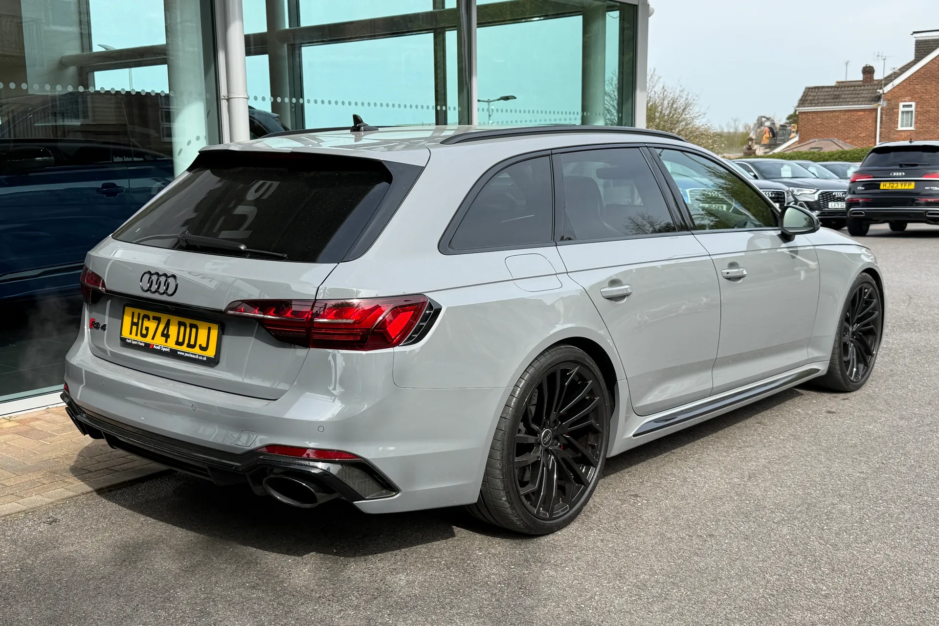 Audi RS4 thumbnail image number 56