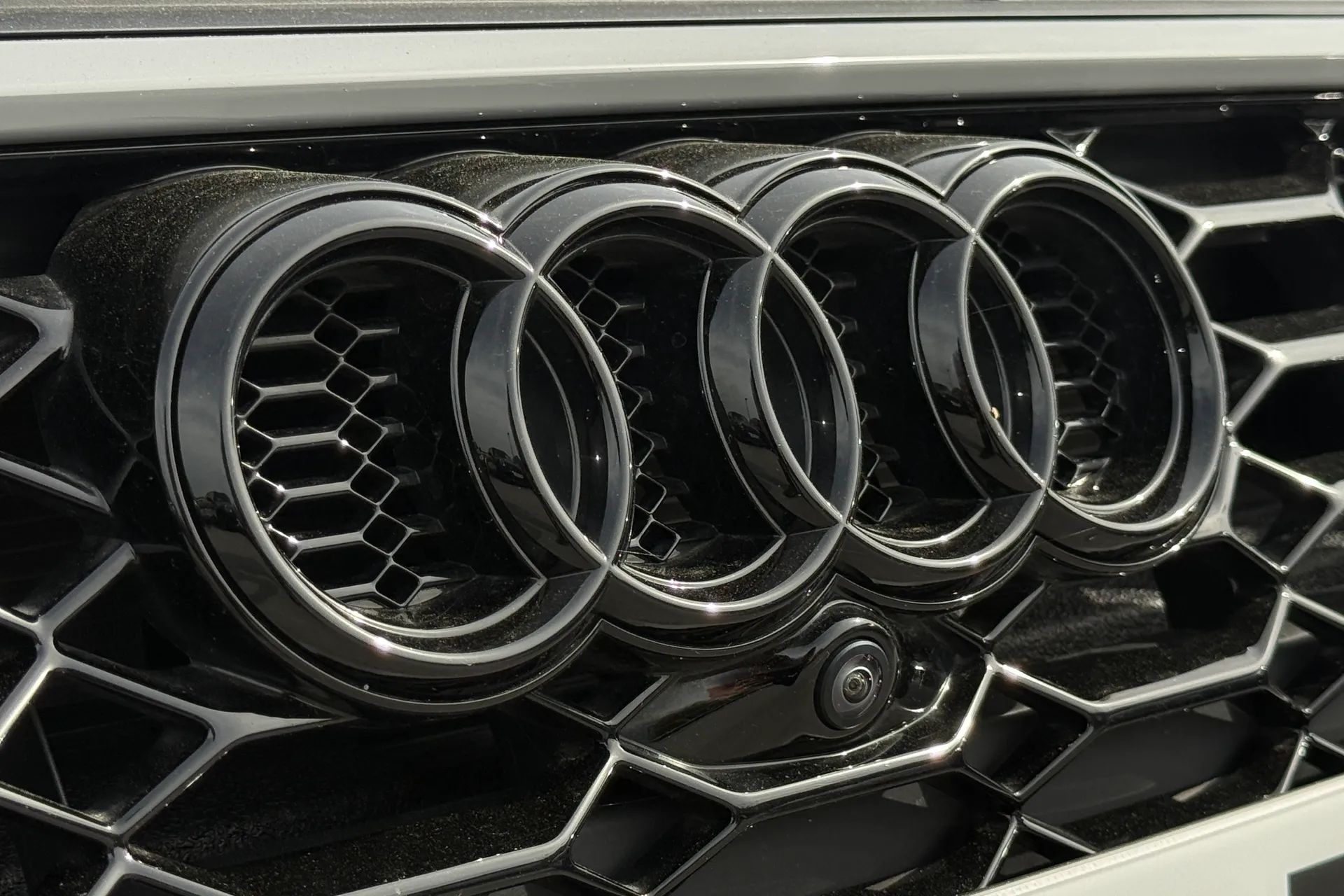 Audi RS4 thumbnail image number 51