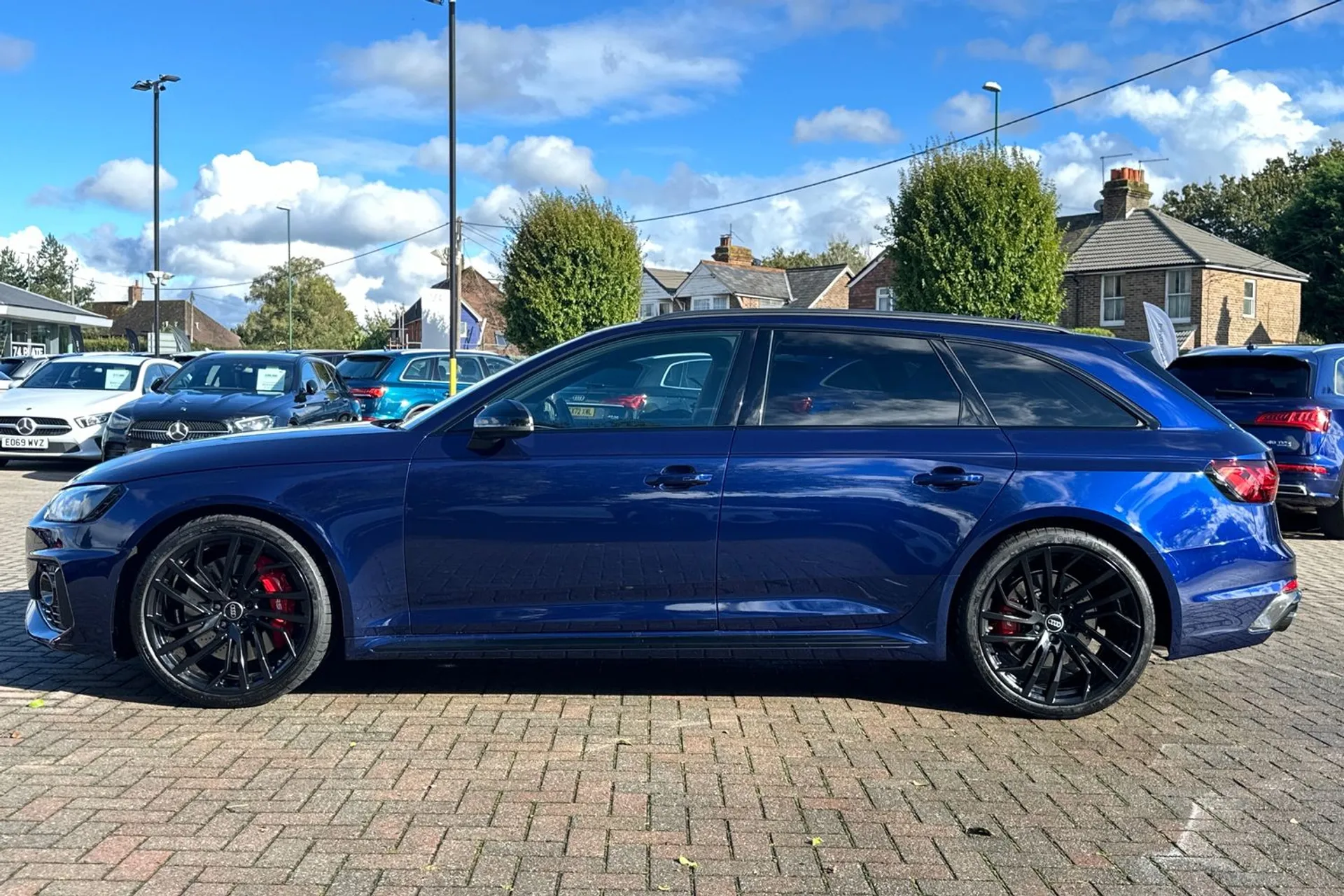 Audi RS4 thumbnail image number 34
