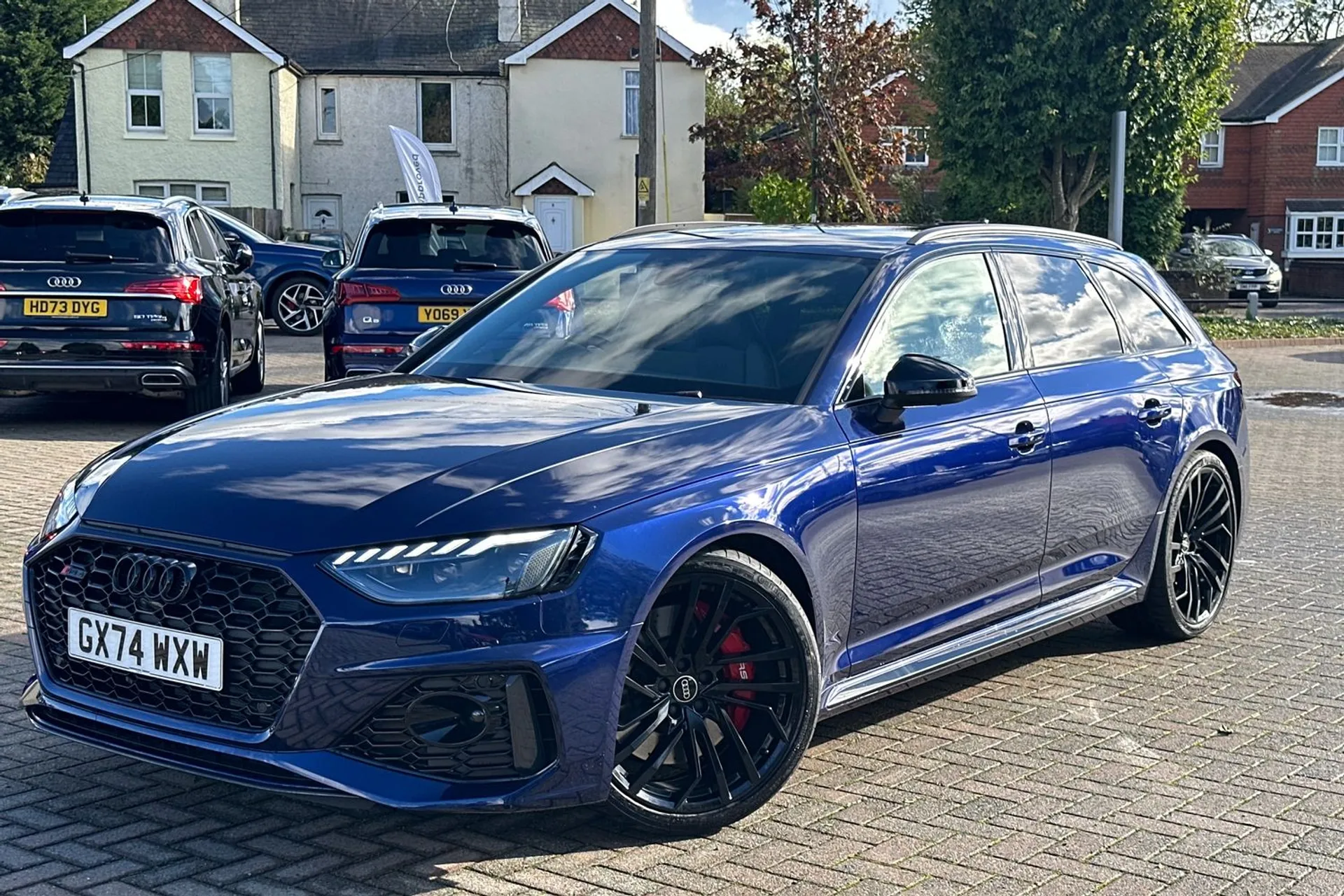 Audi RS4 thumbnail image number 36