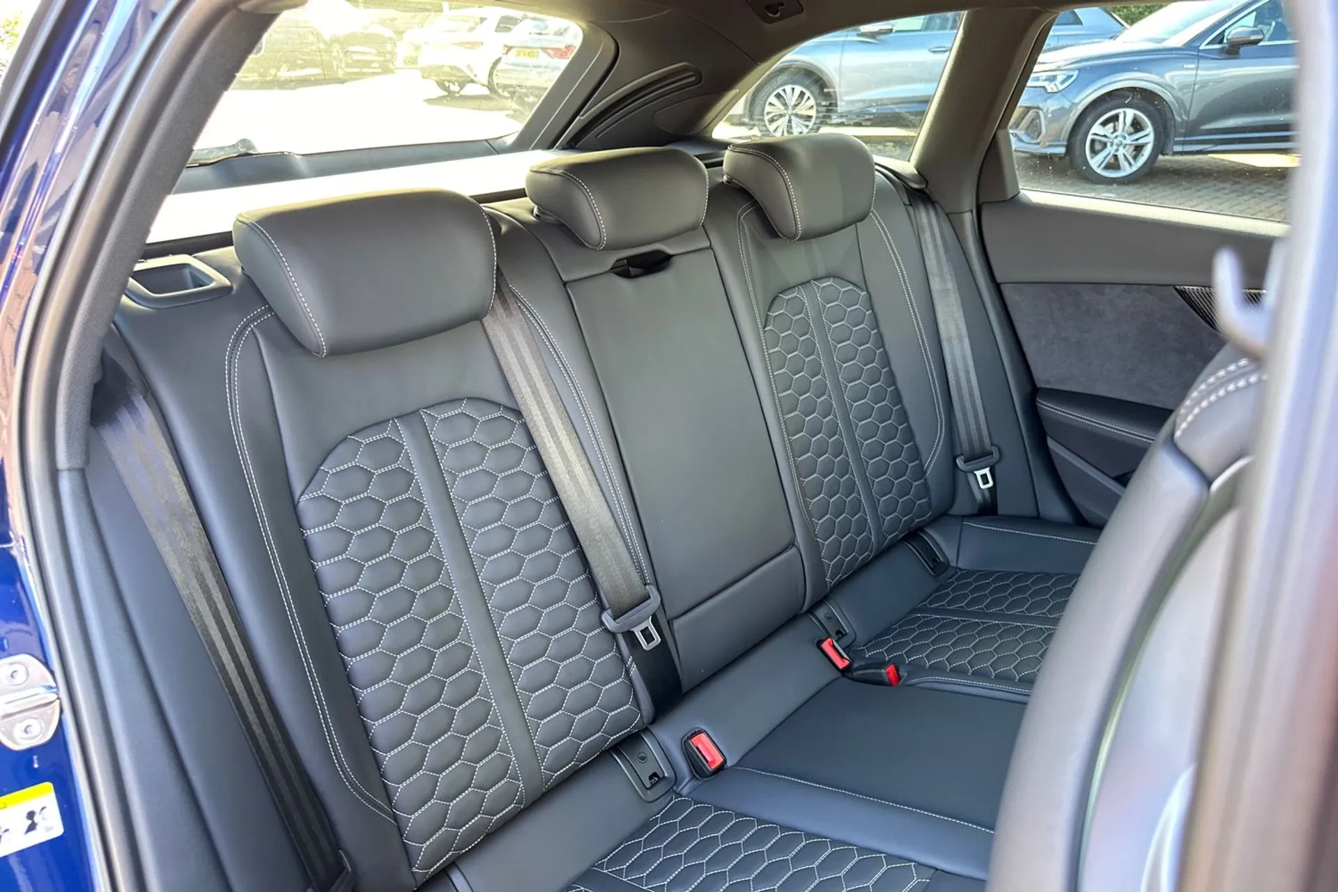 Audi RS4 thumbnail image number 52
