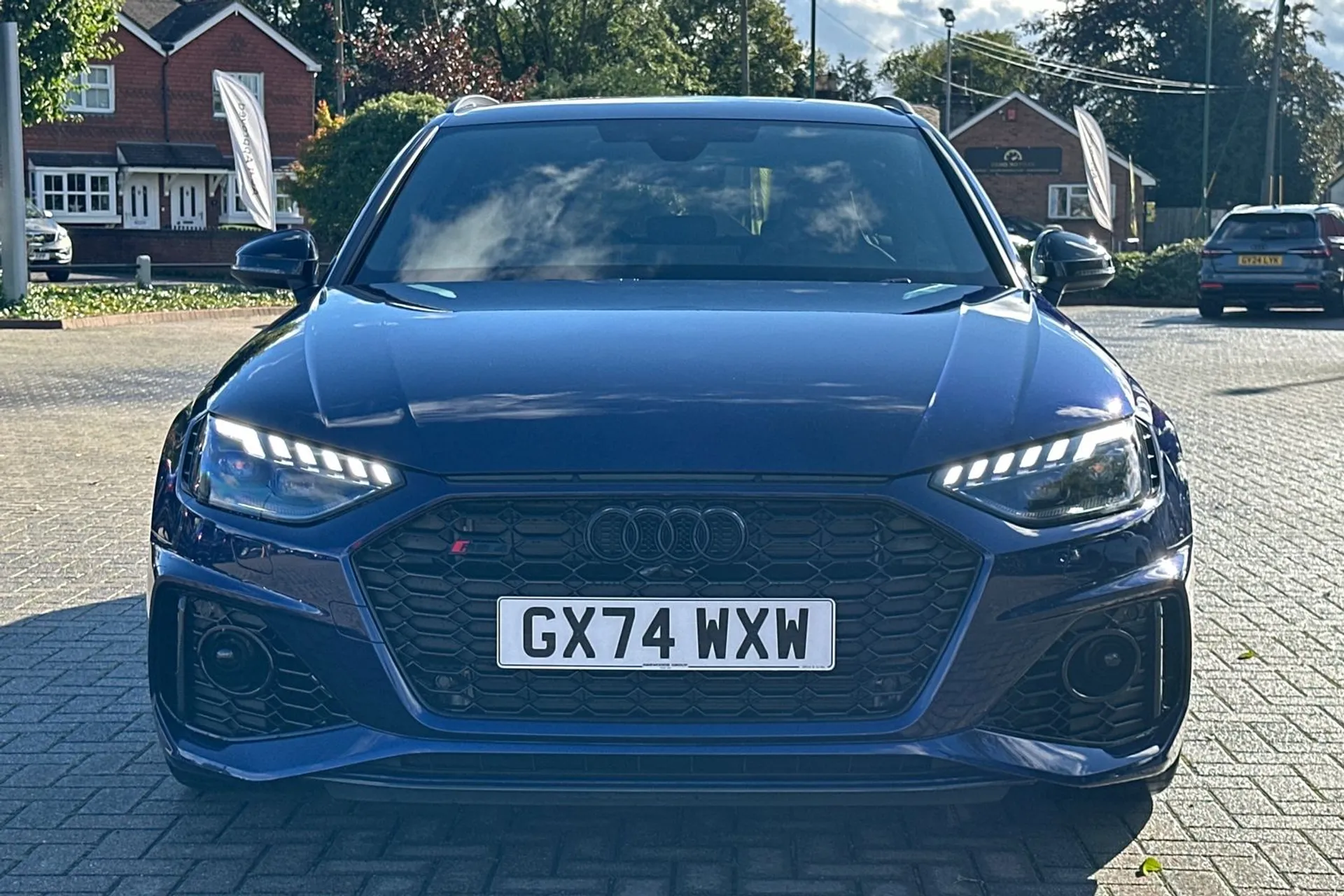 Audi RS4 thumbnail image number 38