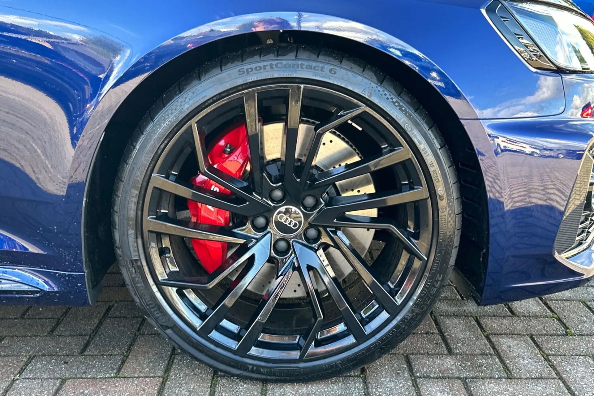 Audi RS4 thumbnail image number 18