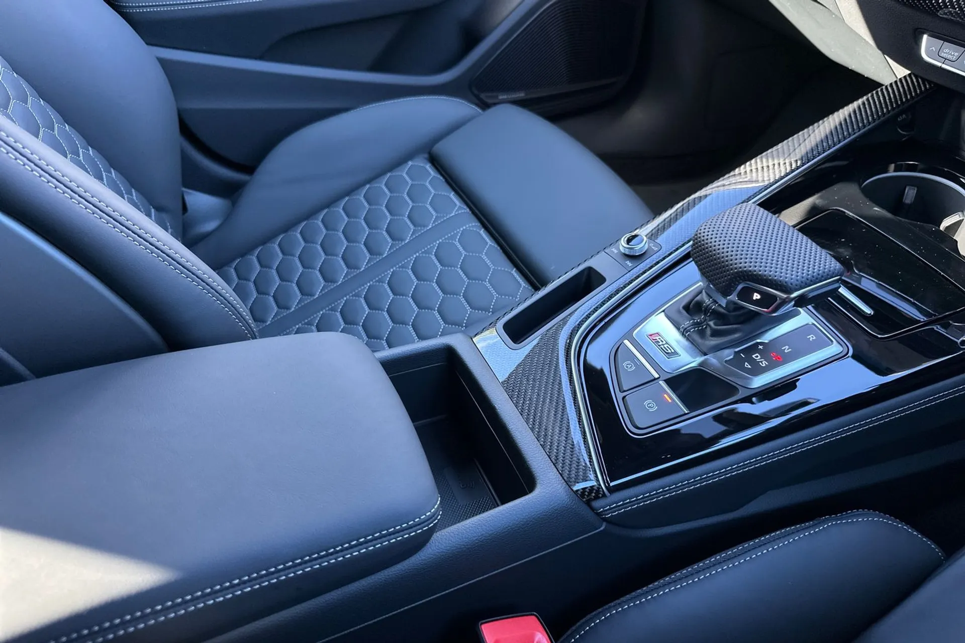 Audi RS4 thumbnail image number 84