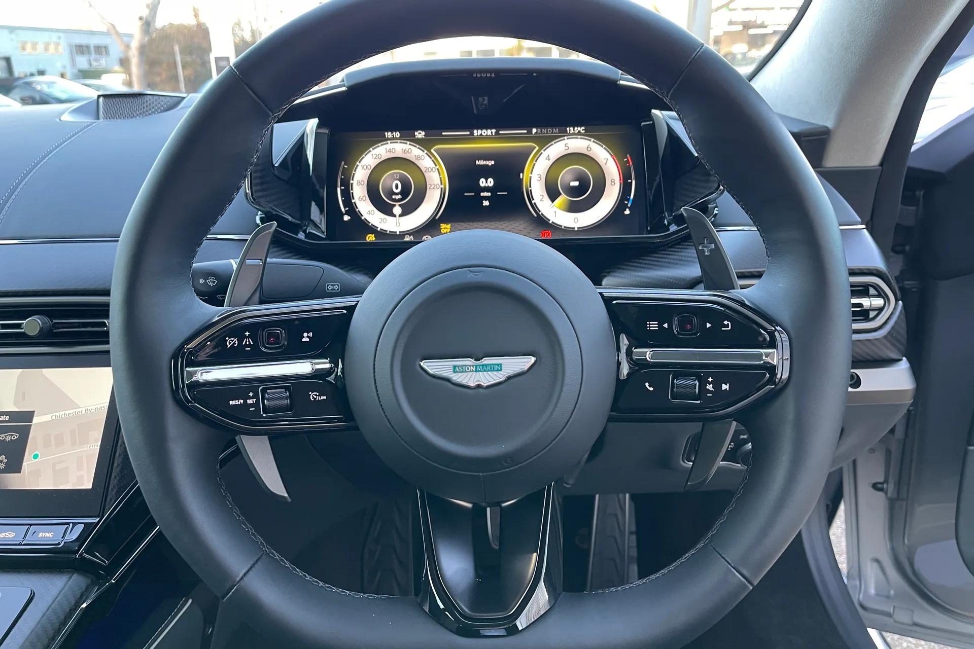 Aston Martin Vantage thumbnail image number 10