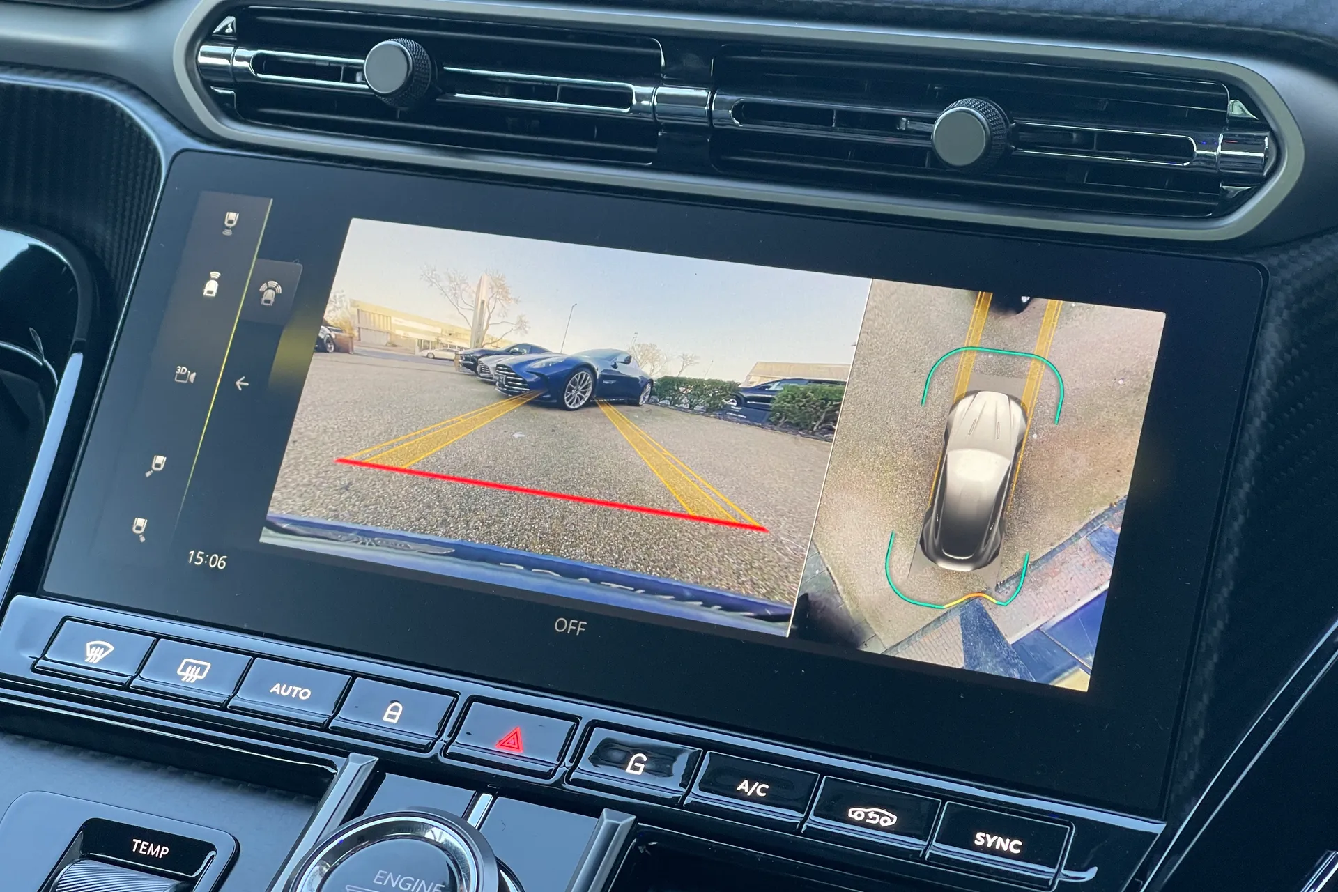 Aston Martin Vantage thumbnail image number 24