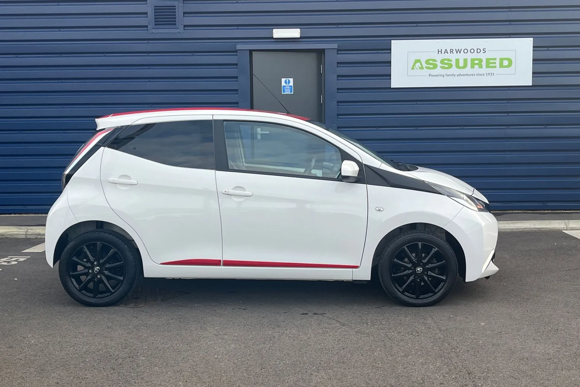 TOYOTA Aygo thumbnail image number 2