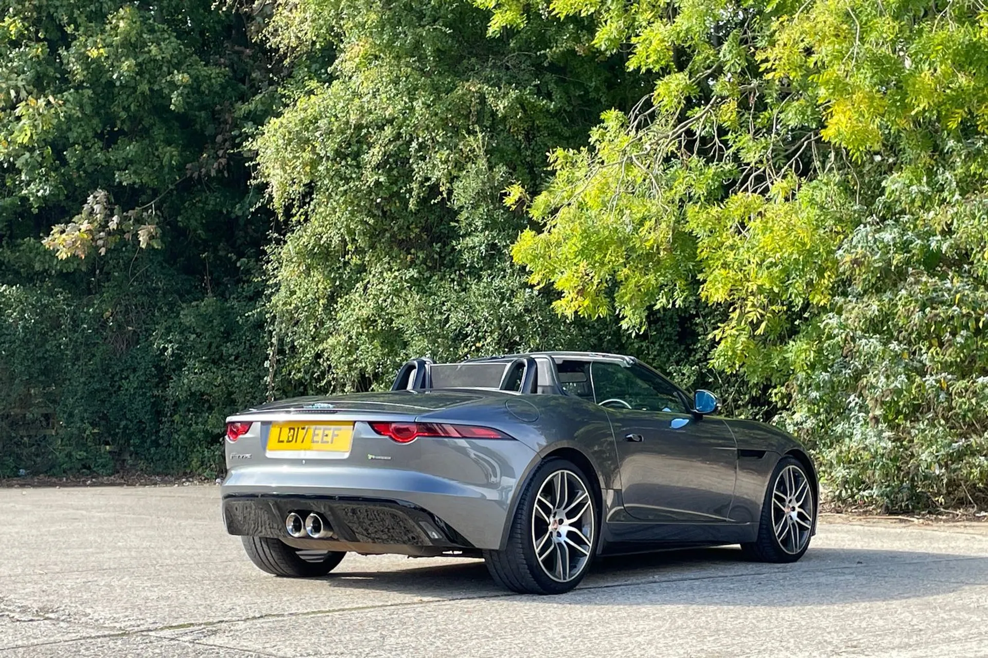 Jaguar F-TYPE thumbnail image number 6