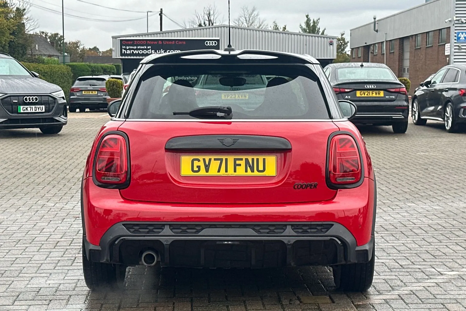 MINI HATCHBACK thumbnail image number 6