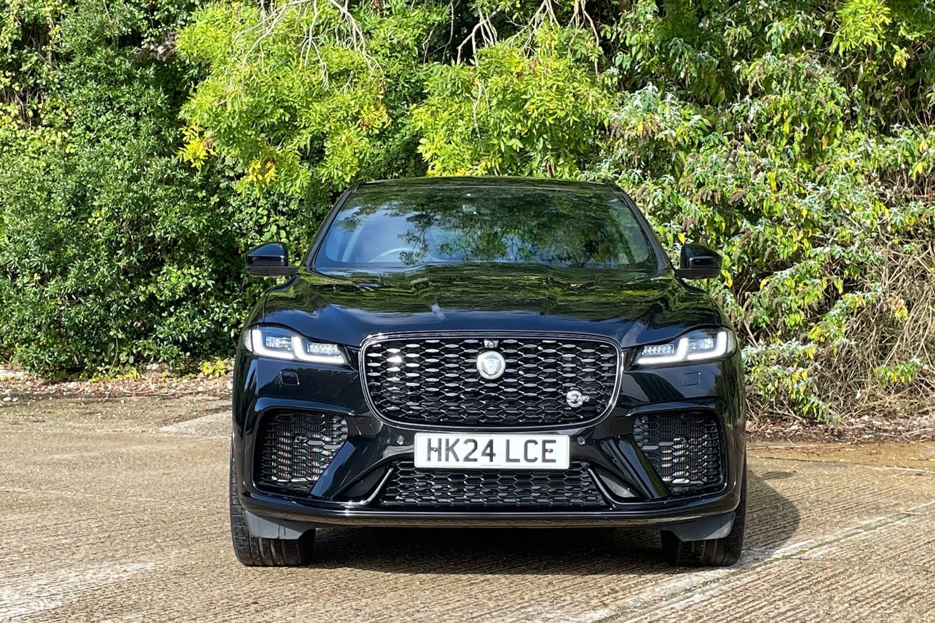 Jaguar F-Pace thumbnail image number 12