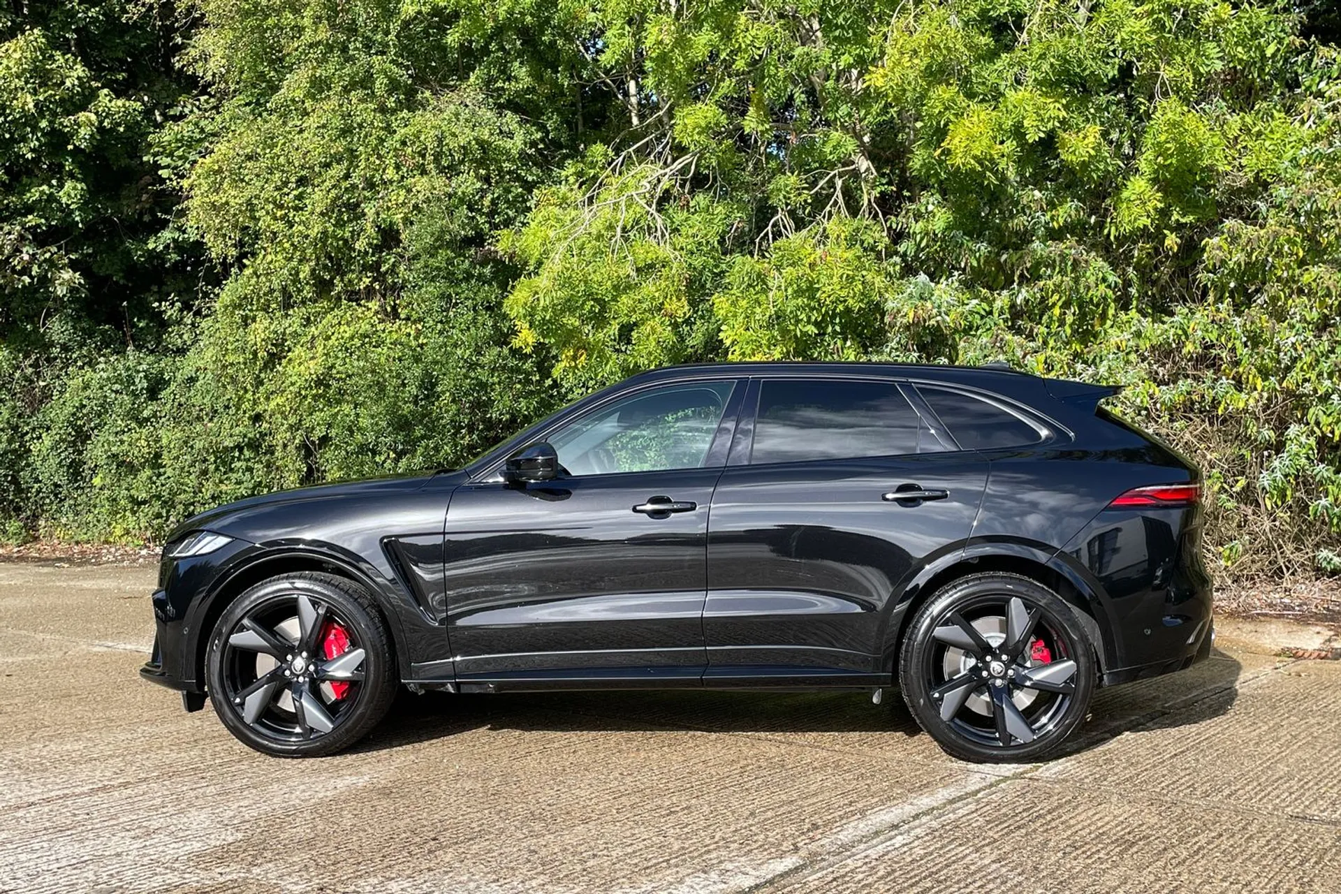 Jaguar F-Pace thumbnail image number 10