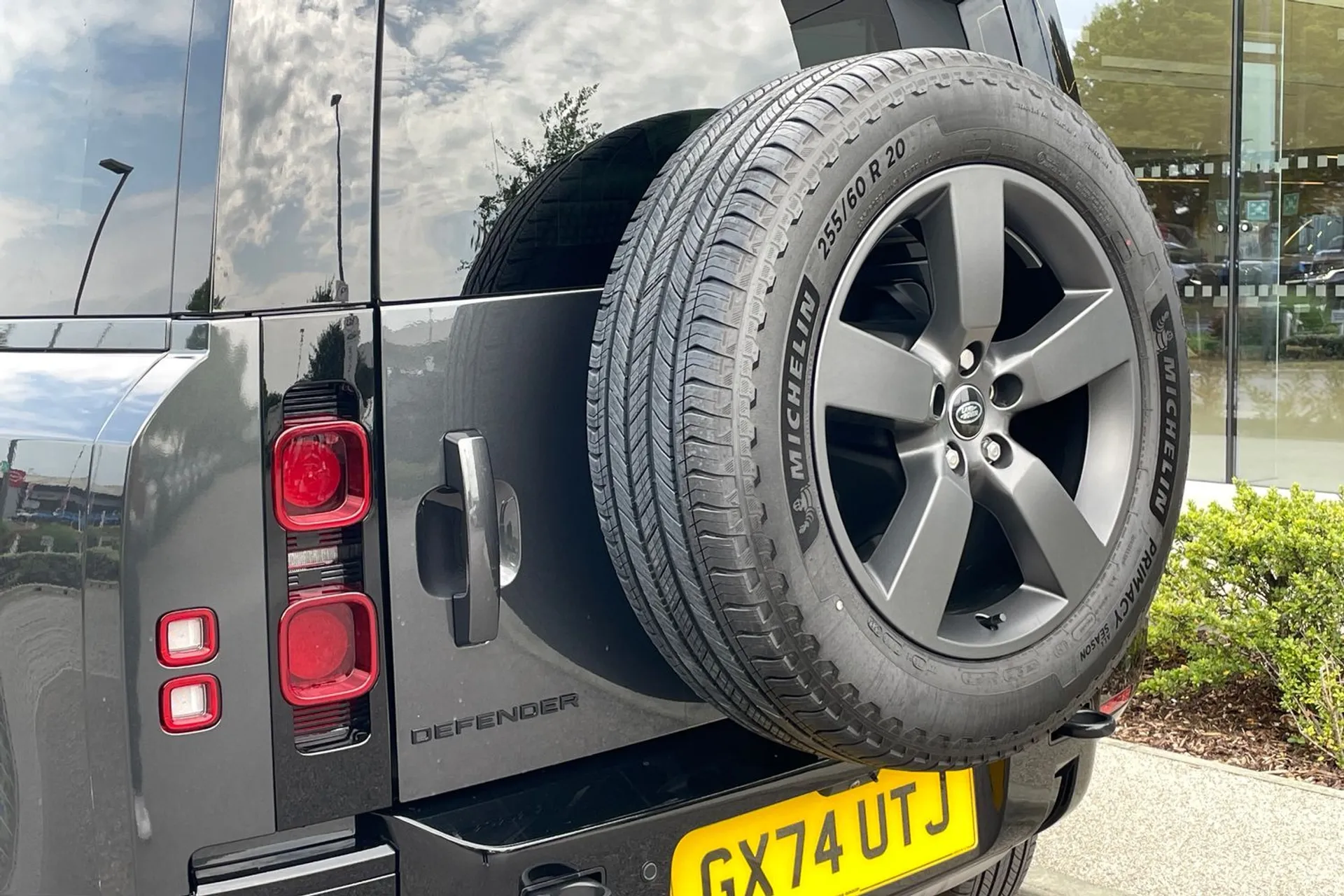 LAND ROVER Defender 90 thumbnail image number 16