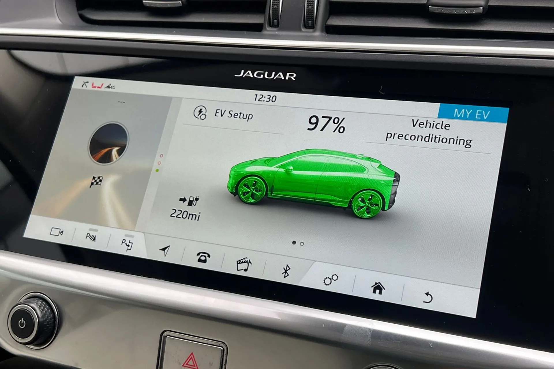 Jaguar I-PACE thumbnail image number 5