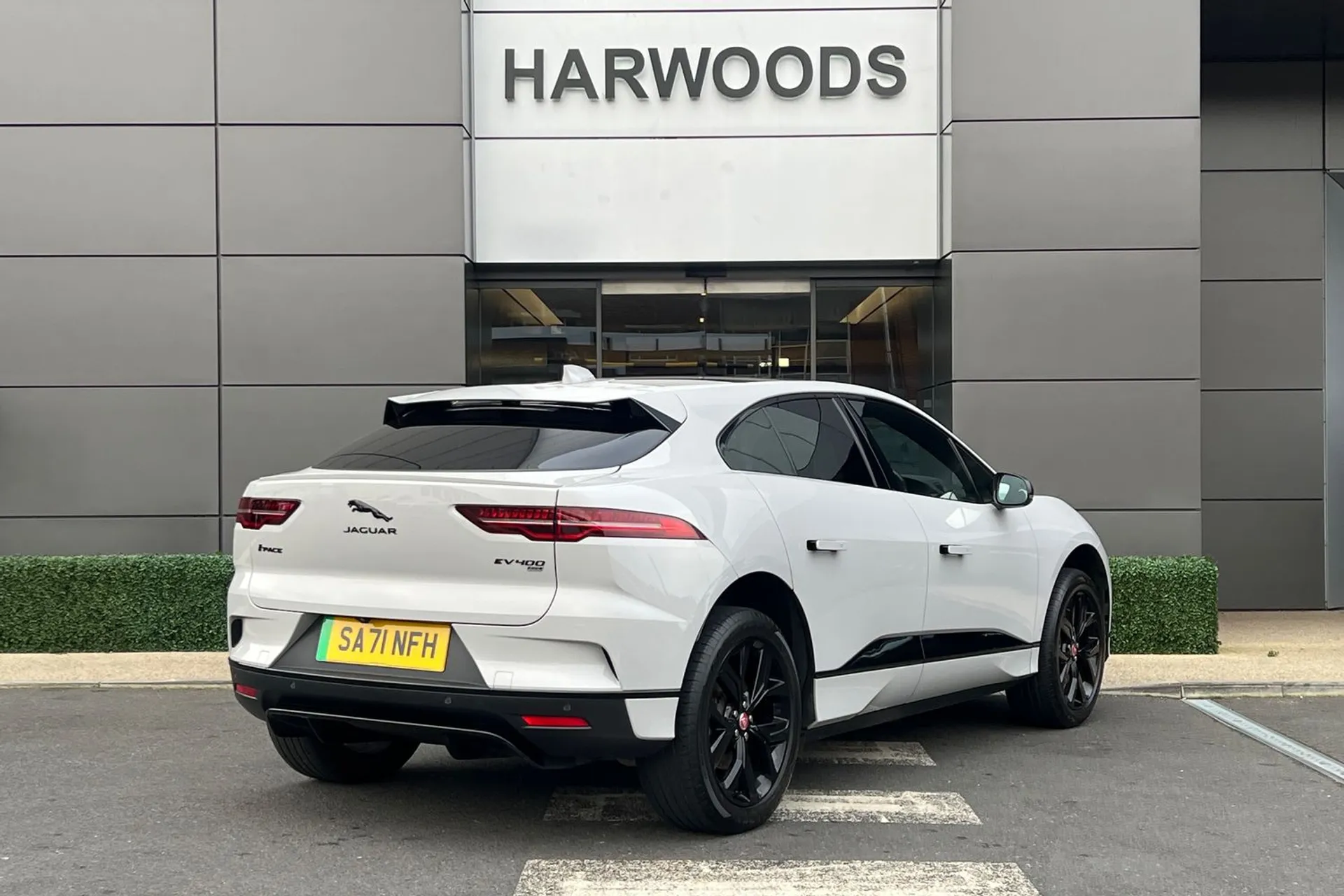 Jaguar I-PACE thumbnail image number 9