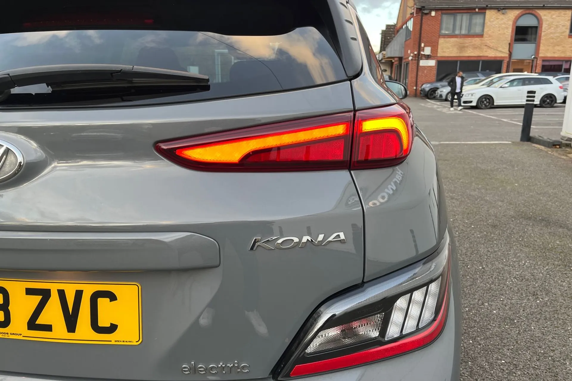 HYUNDAI KONA thumbnail image number 35