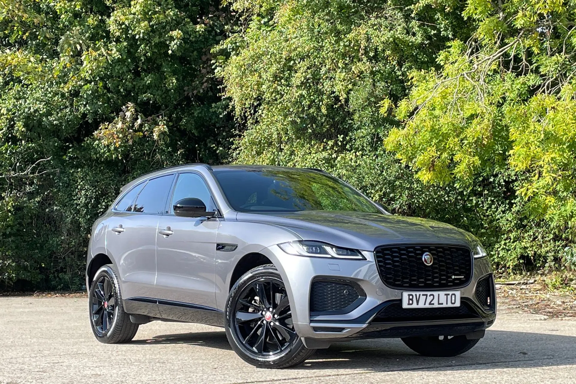 Jaguar F-PACE focused image