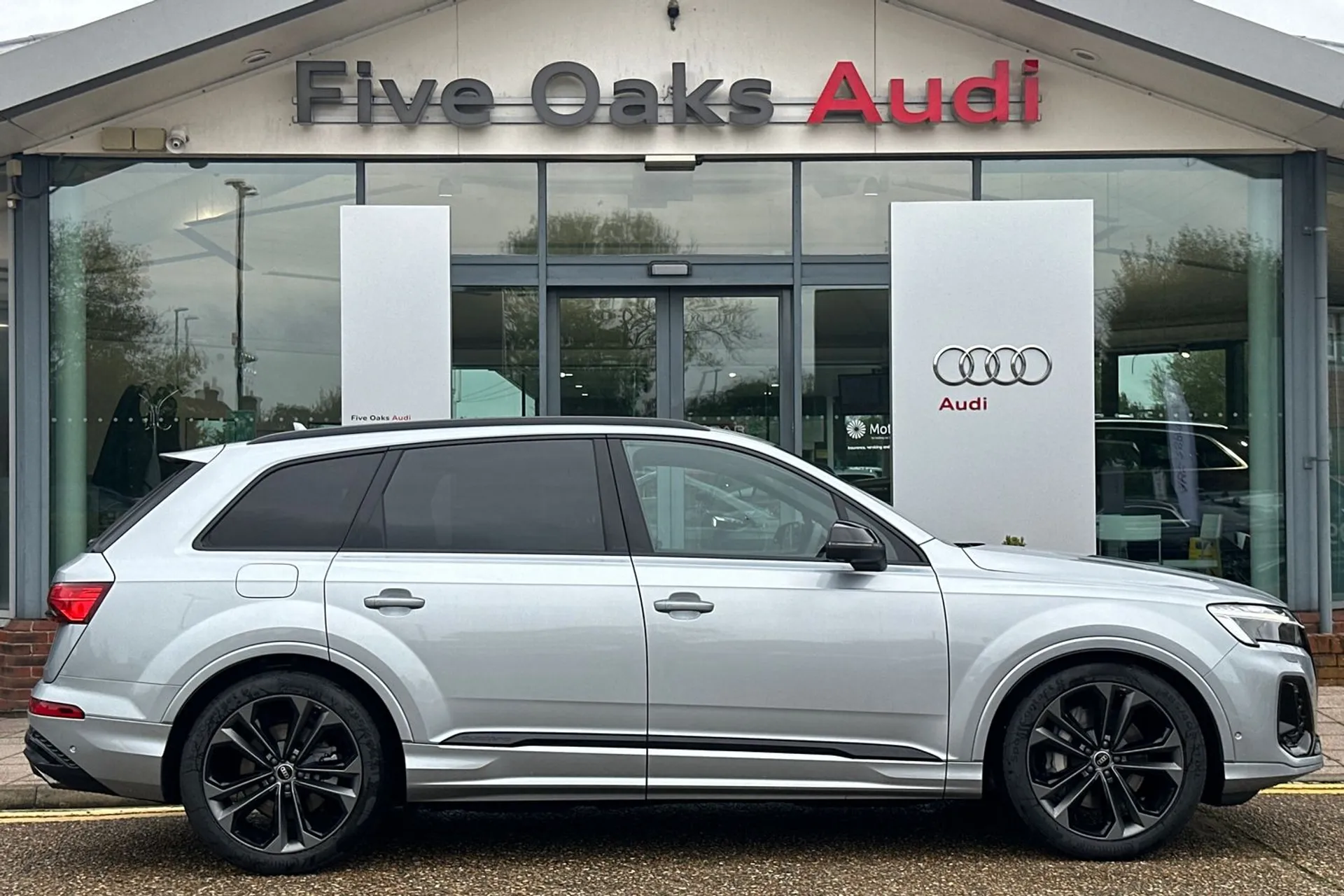 Audi Q7 thumbnail image number 2