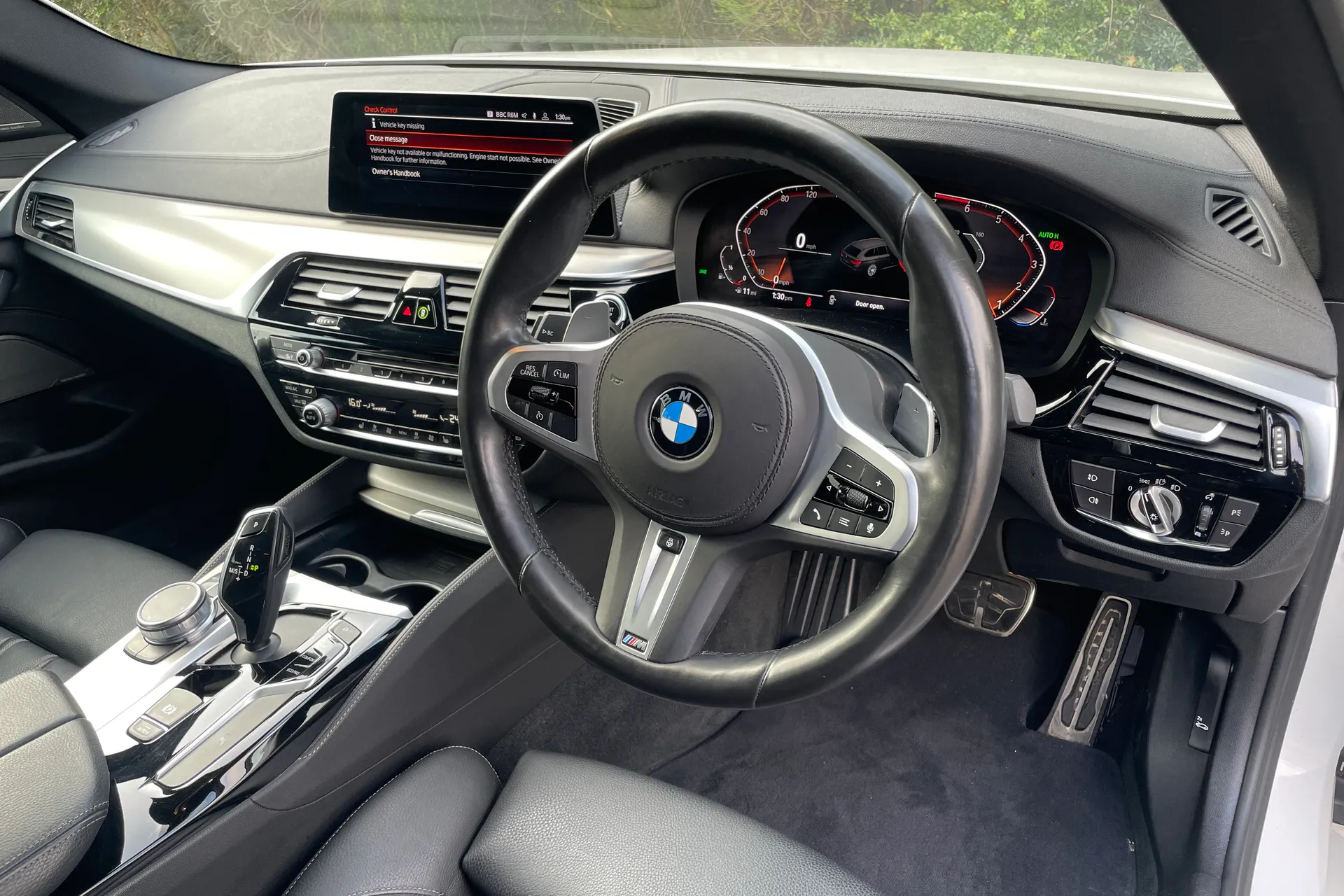 BMW 5 SERIES thumbnail image number 24