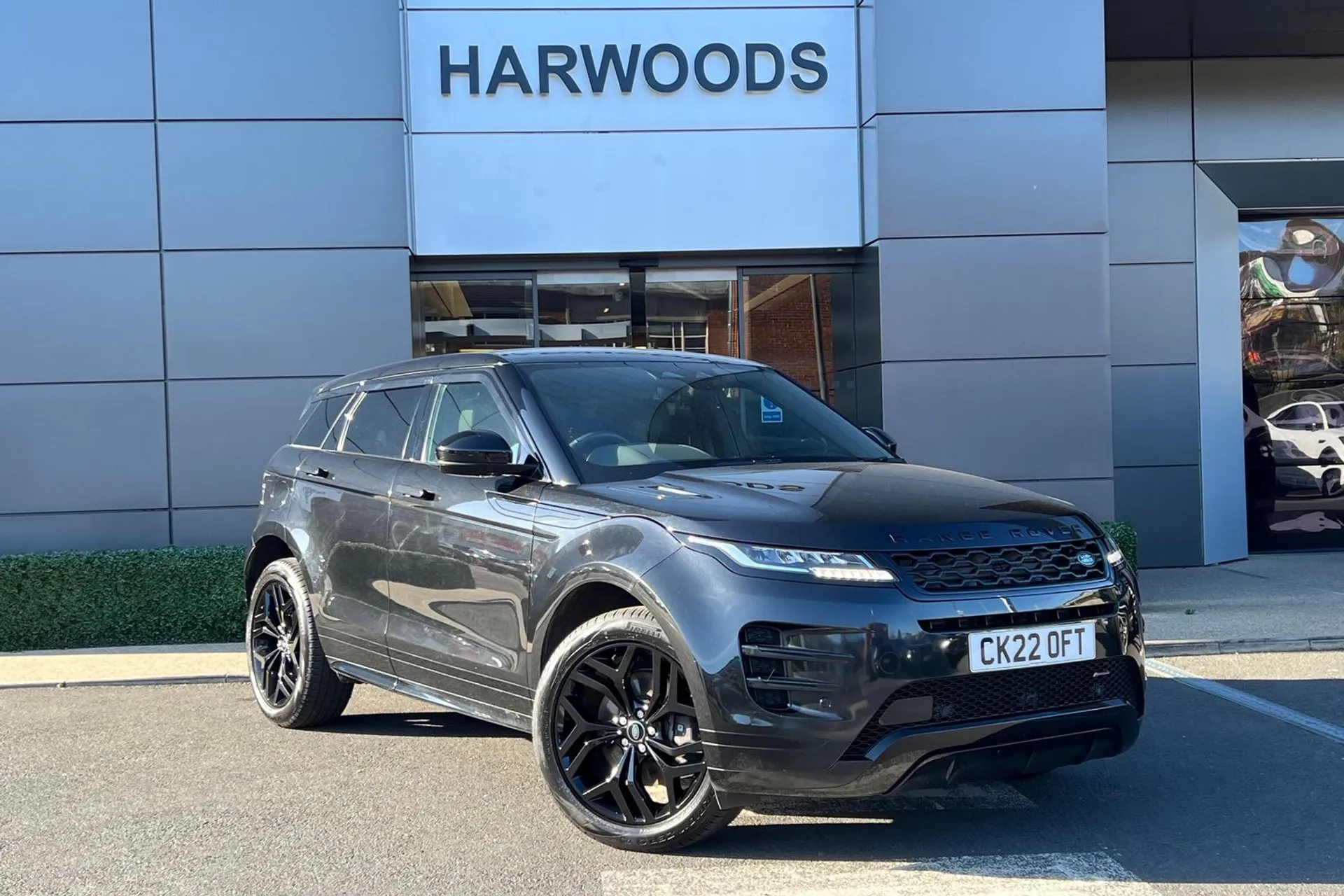 LAND ROVER RANGE ROVER EVOQUE focused image