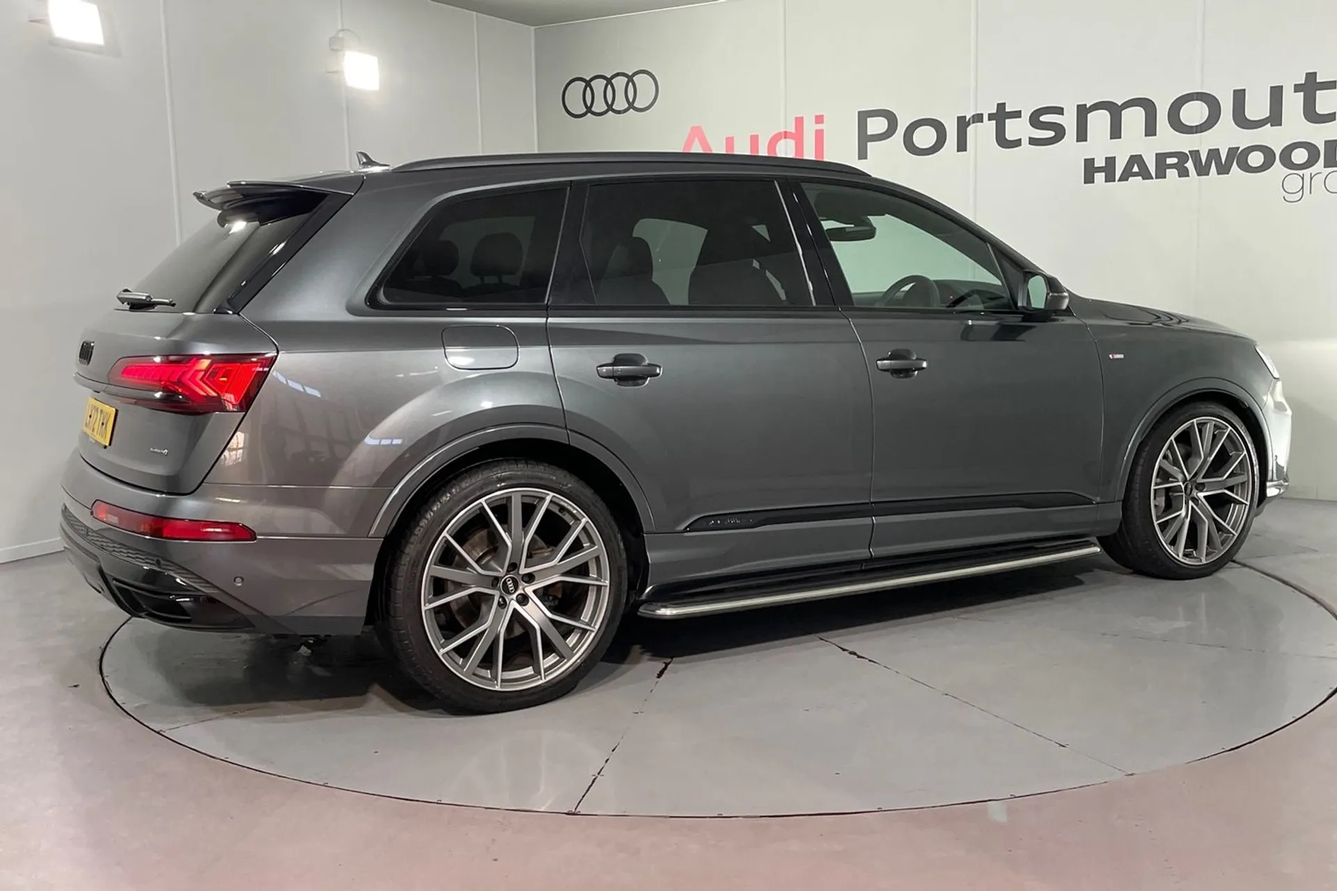 Audi Q7 thumbnail image number 10