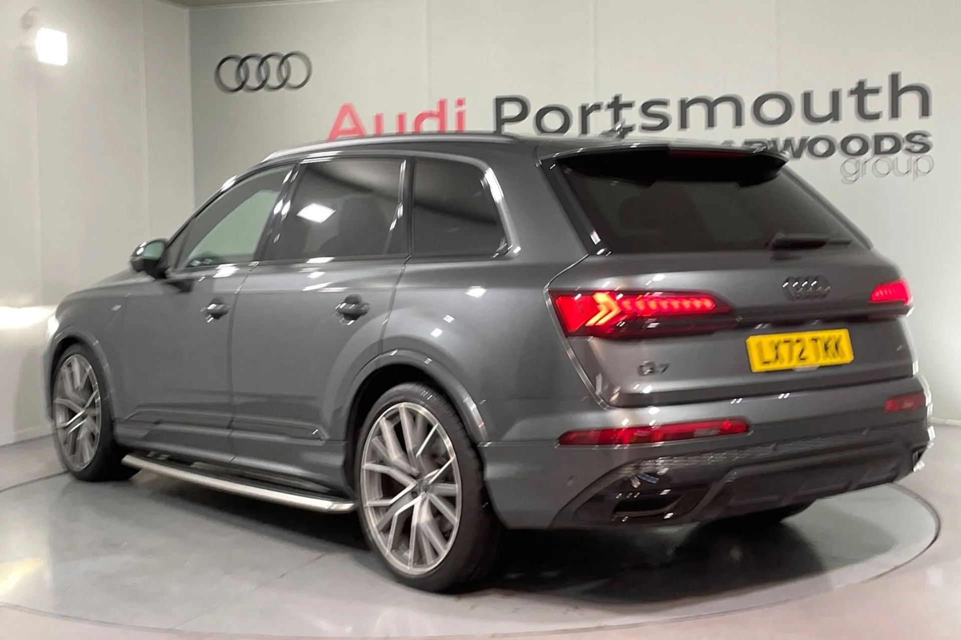 Audi Q7 thumbnail image number 9