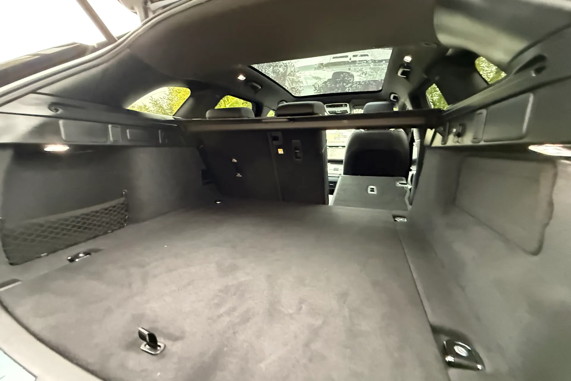 LAND ROVER RANGE ROVER VELAR thumbnail image number 43