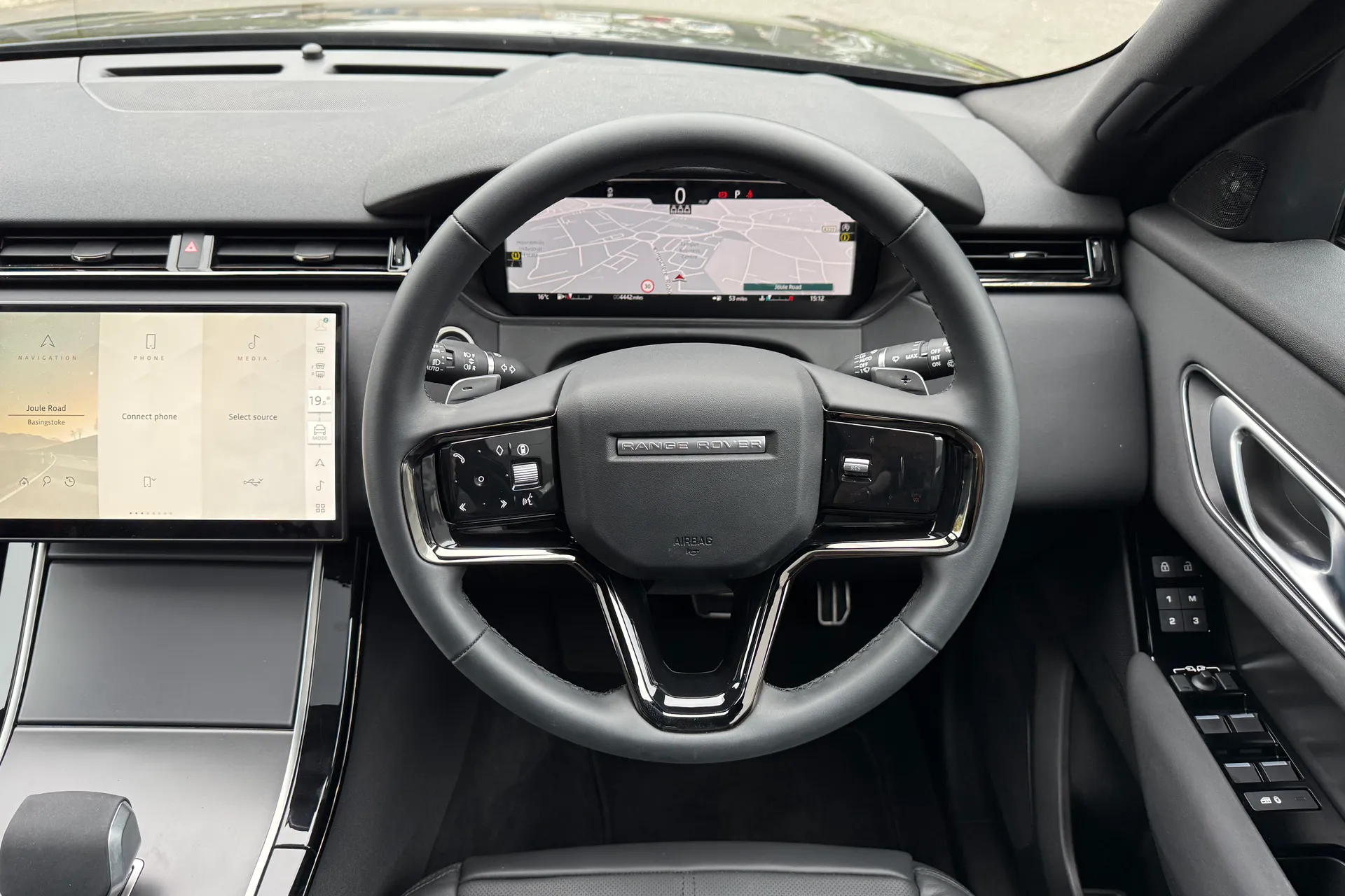 LAND ROVER RANGE ROVER VELAR thumbnail image number 14