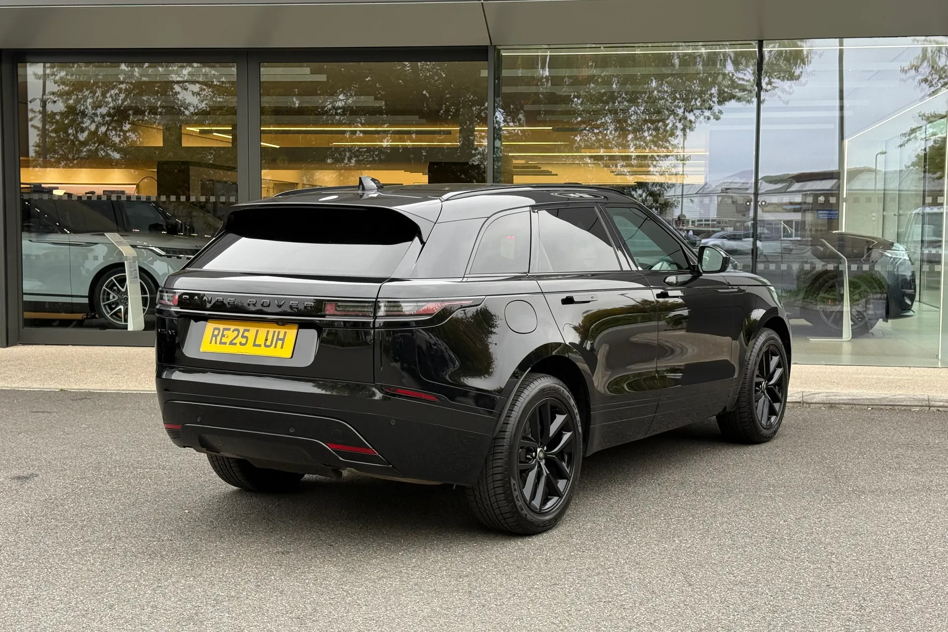 LAND ROVER RANGE ROVER VELAR thumbnail image number 7