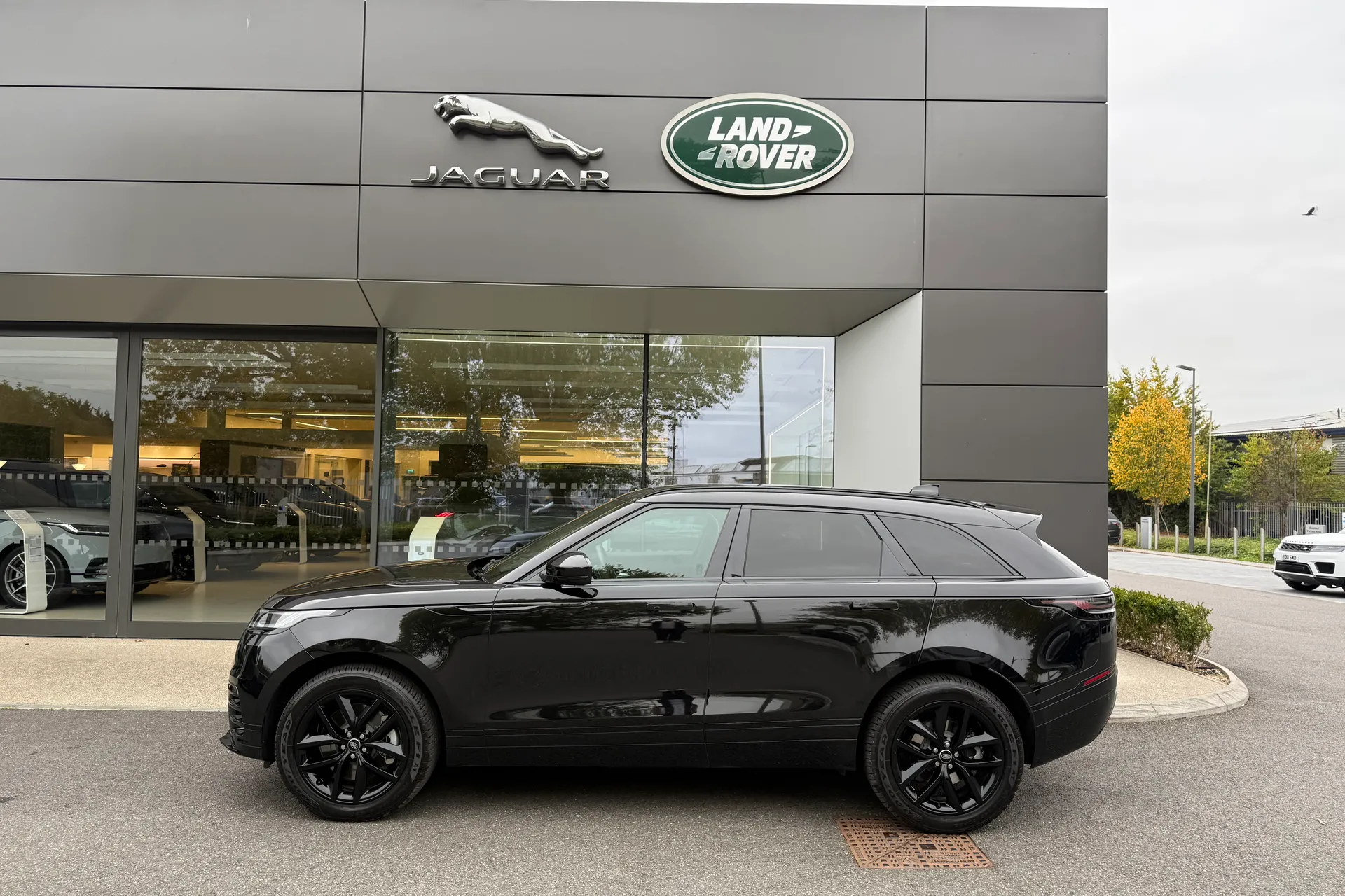 LAND ROVER RANGE ROVER VELAR thumbnail image number 26