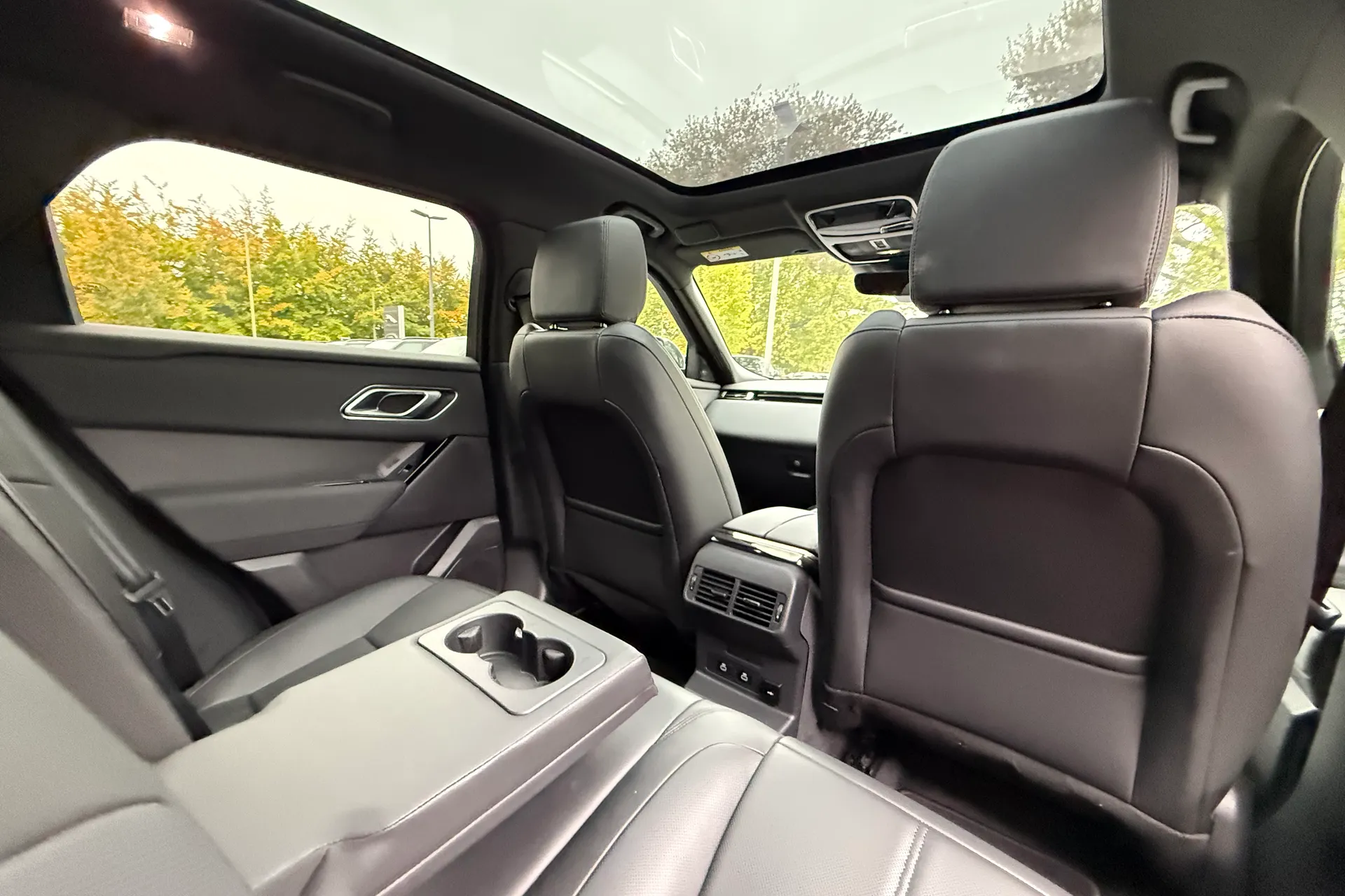 LAND ROVER RANGE ROVER VELAR thumbnail image number 42