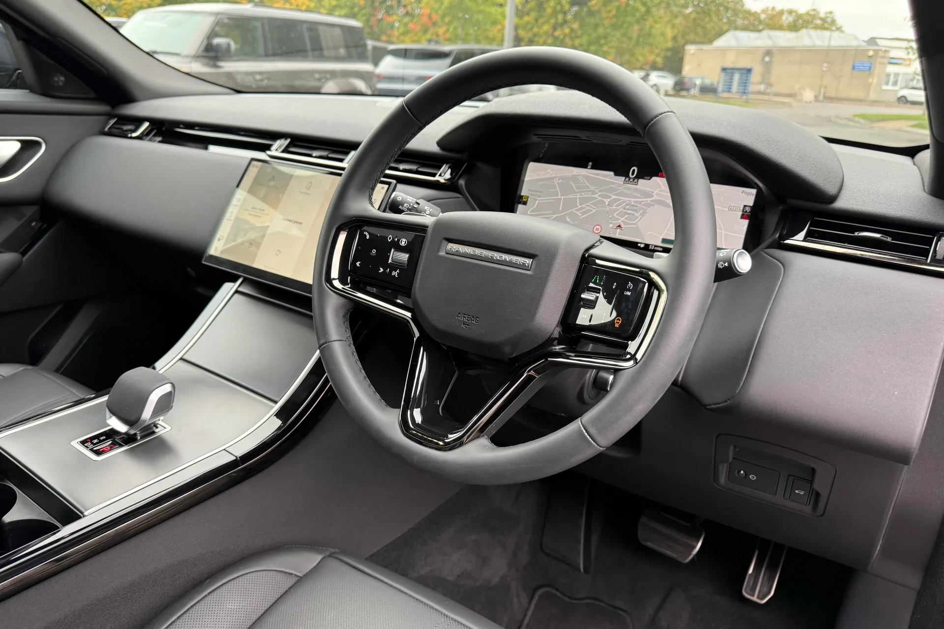 LAND ROVER RANGE ROVER VELAR thumbnail image number 31