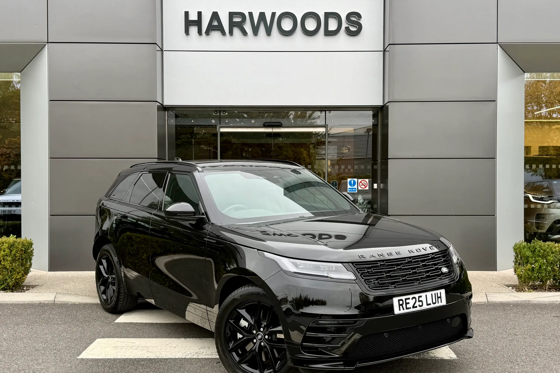 LAND ROVER RANGE ROVER VELAR focused image