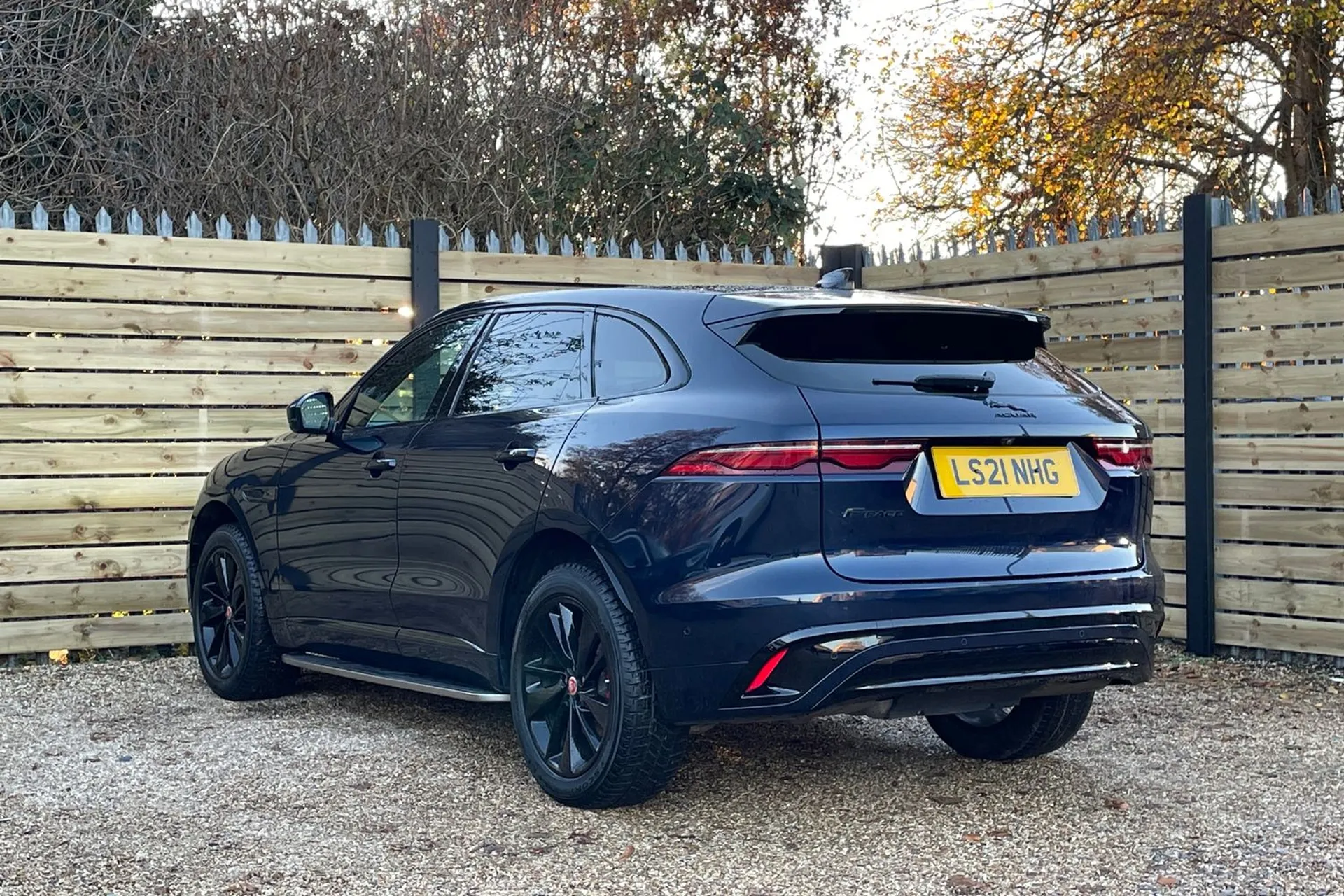 Jaguar F-PACE thumbnail image number 10