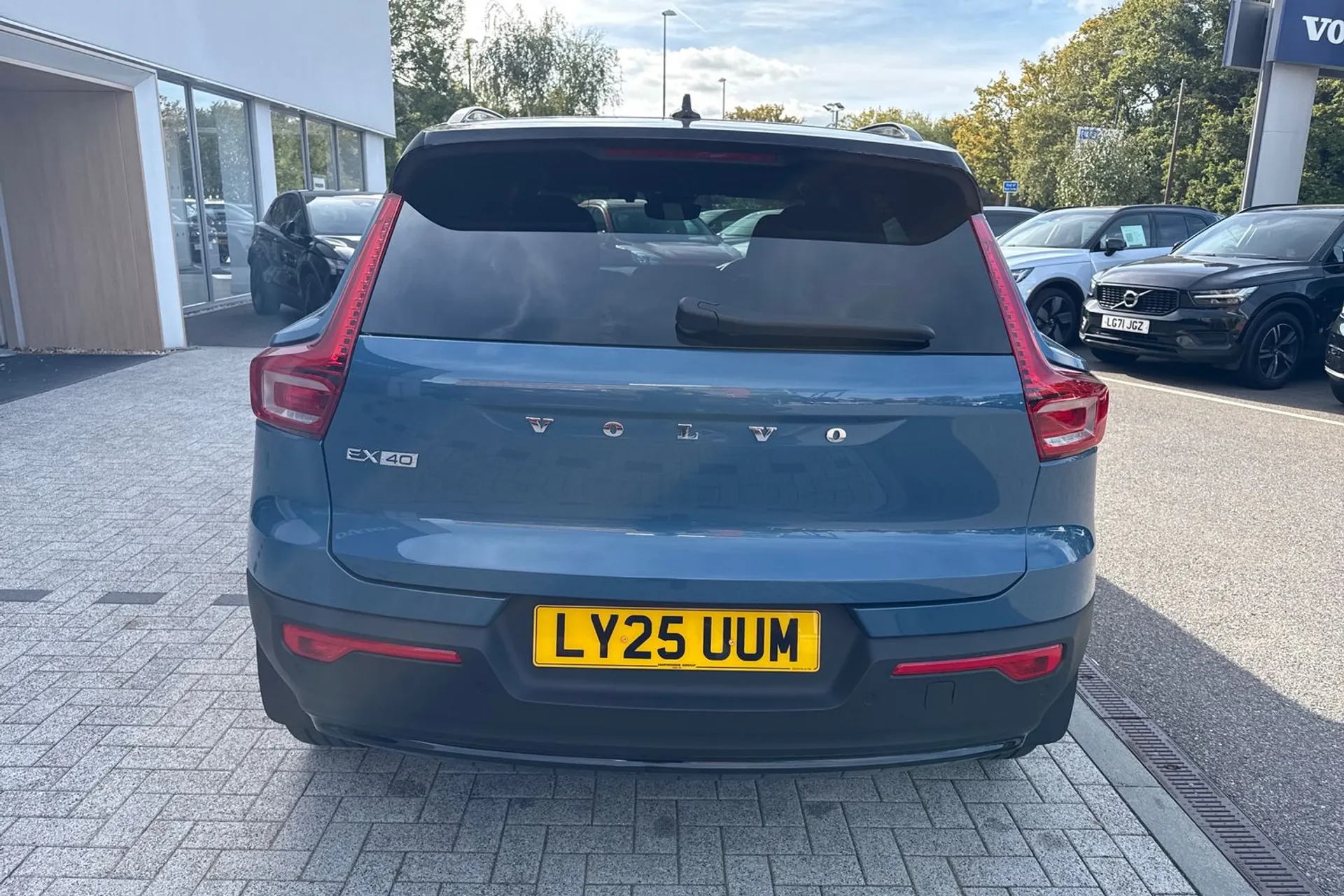 Volvo EX40 thumbnail image number 8