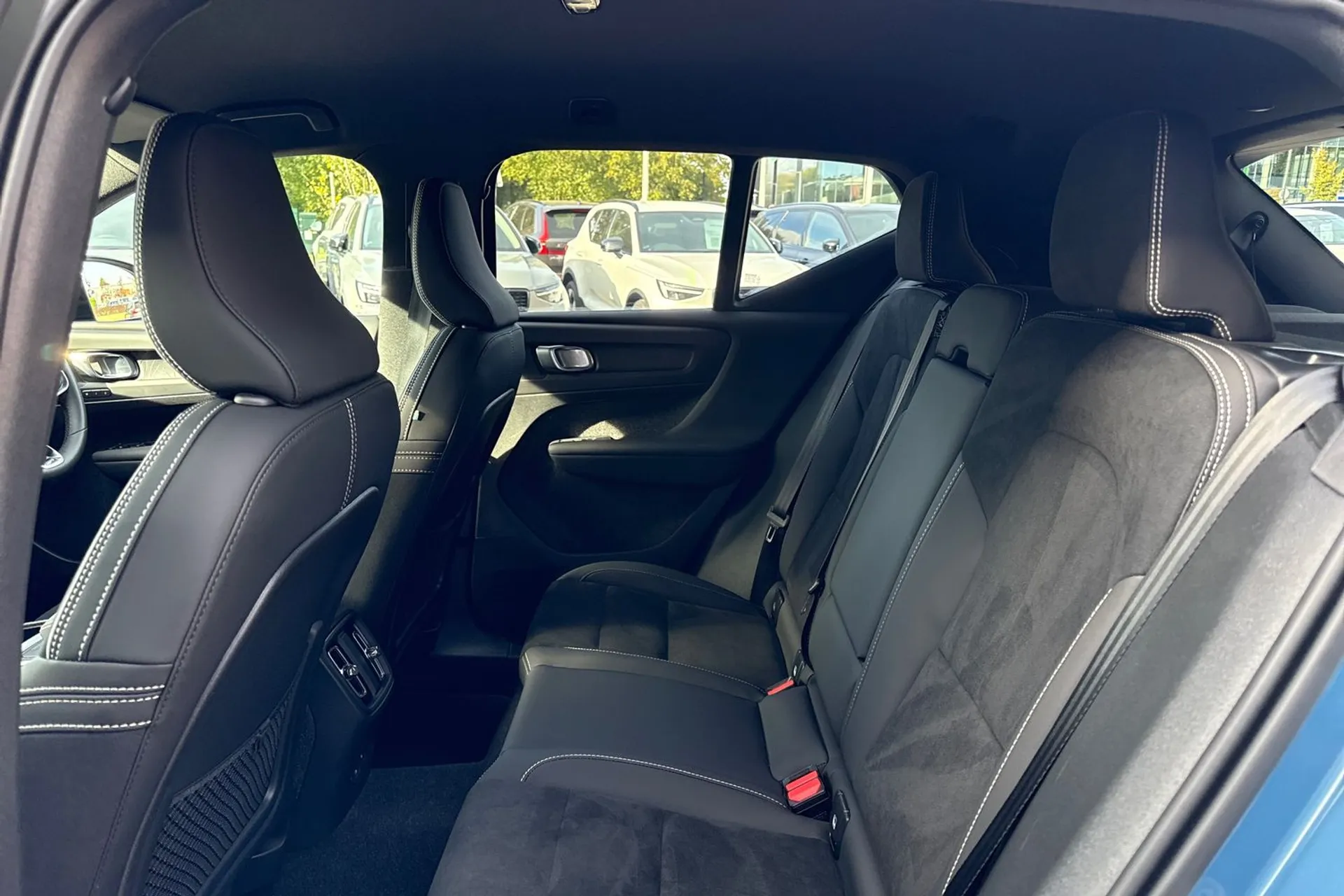 Volvo EX40 thumbnail image number 29