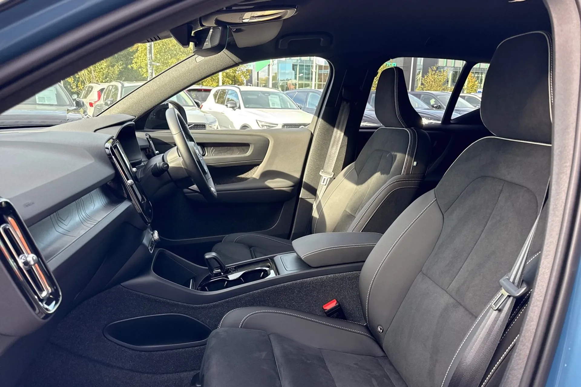 Volvo EX40 thumbnail image number 27