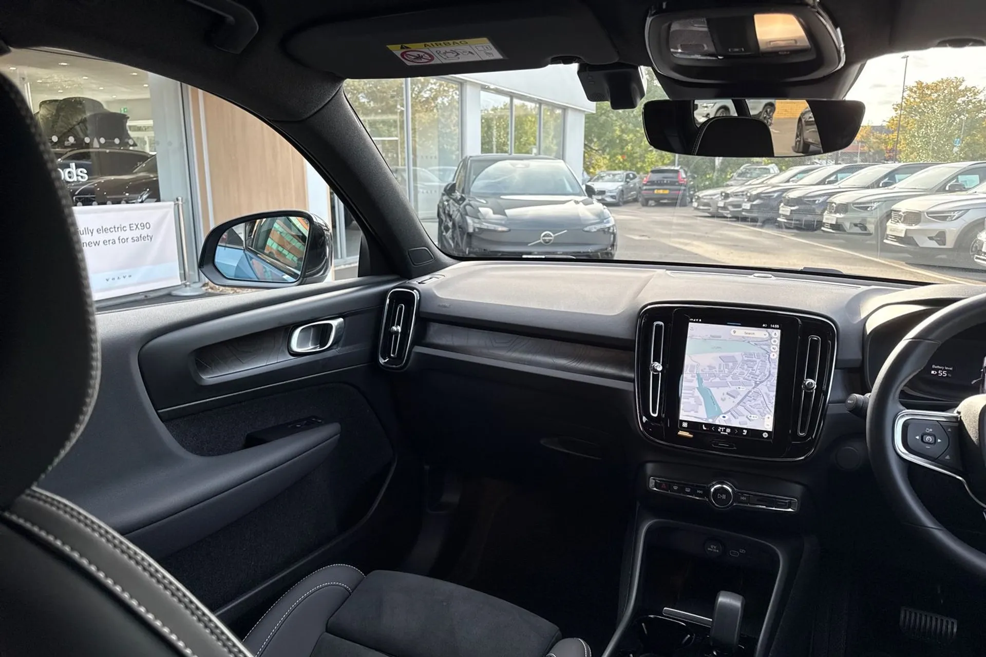 Volvo EX40 thumbnail image number 31