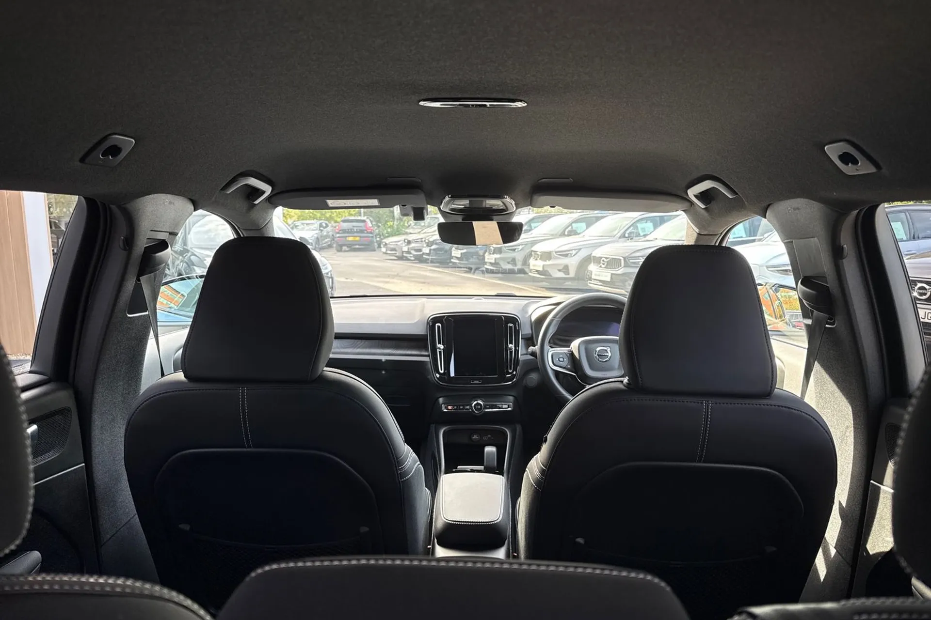 Volvo EX40 thumbnail image number 21