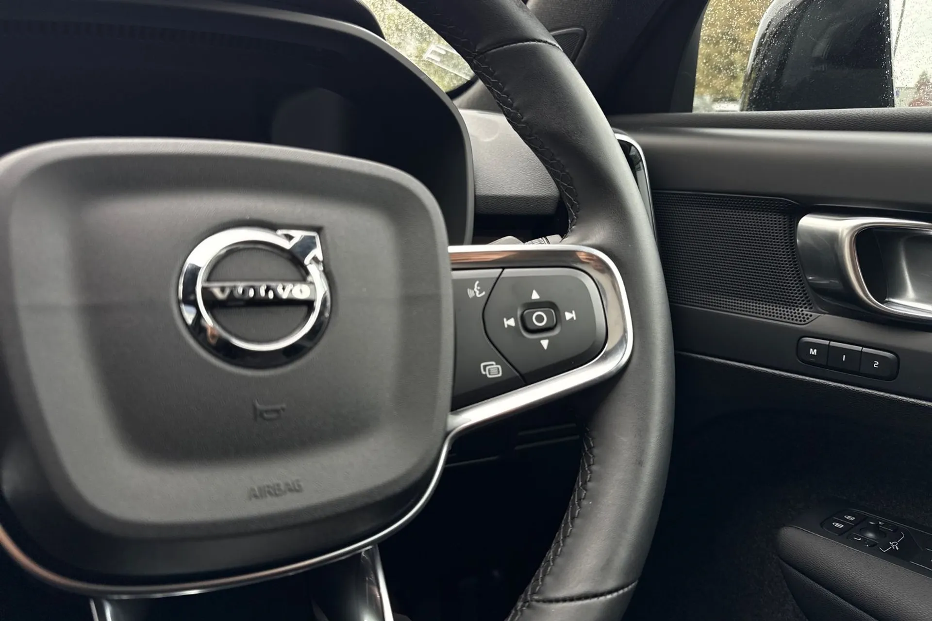 Volvo EC40 thumbnail image number 35