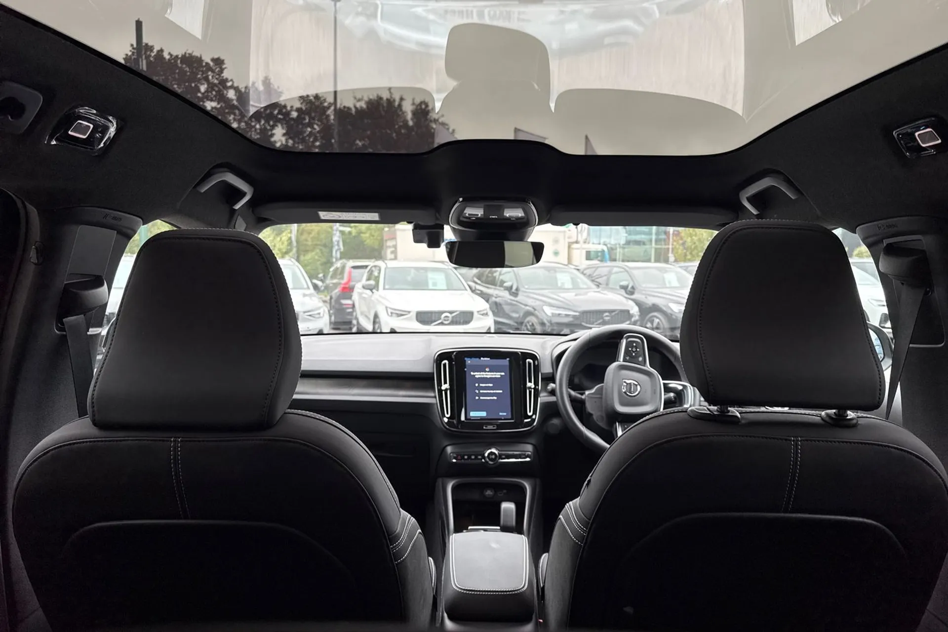 Volvo EC40 thumbnail image number 20