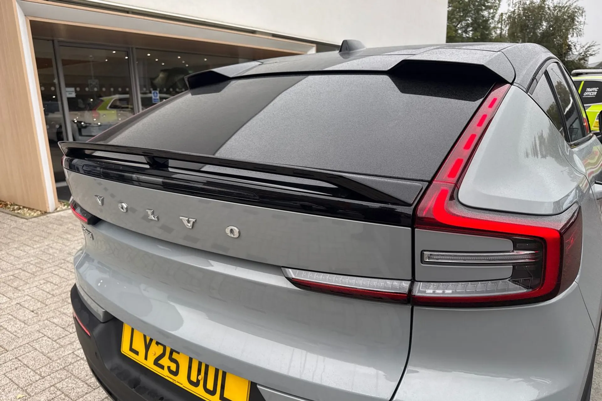 Volvo EC40 thumbnail image number 14