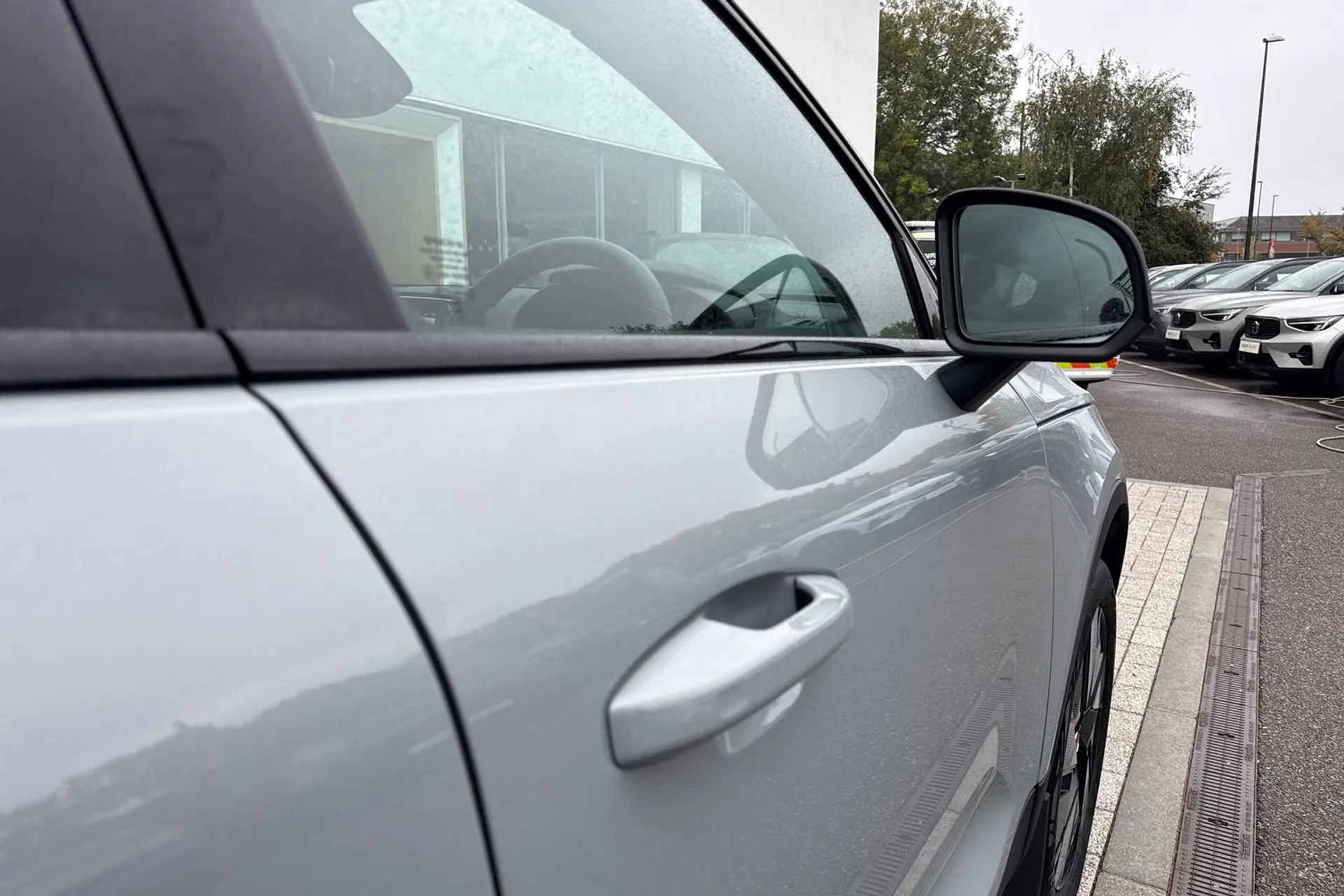 Volvo EC40 thumbnail image number 15