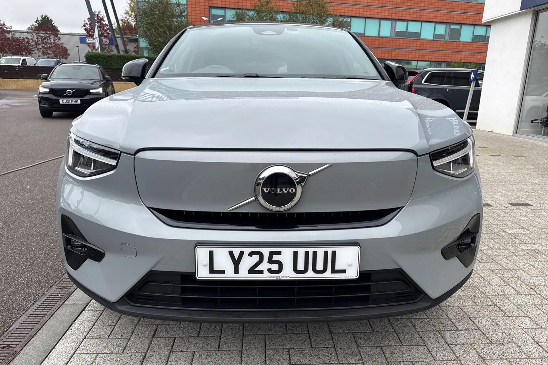 Volvo EC40 thumbnail image number 11